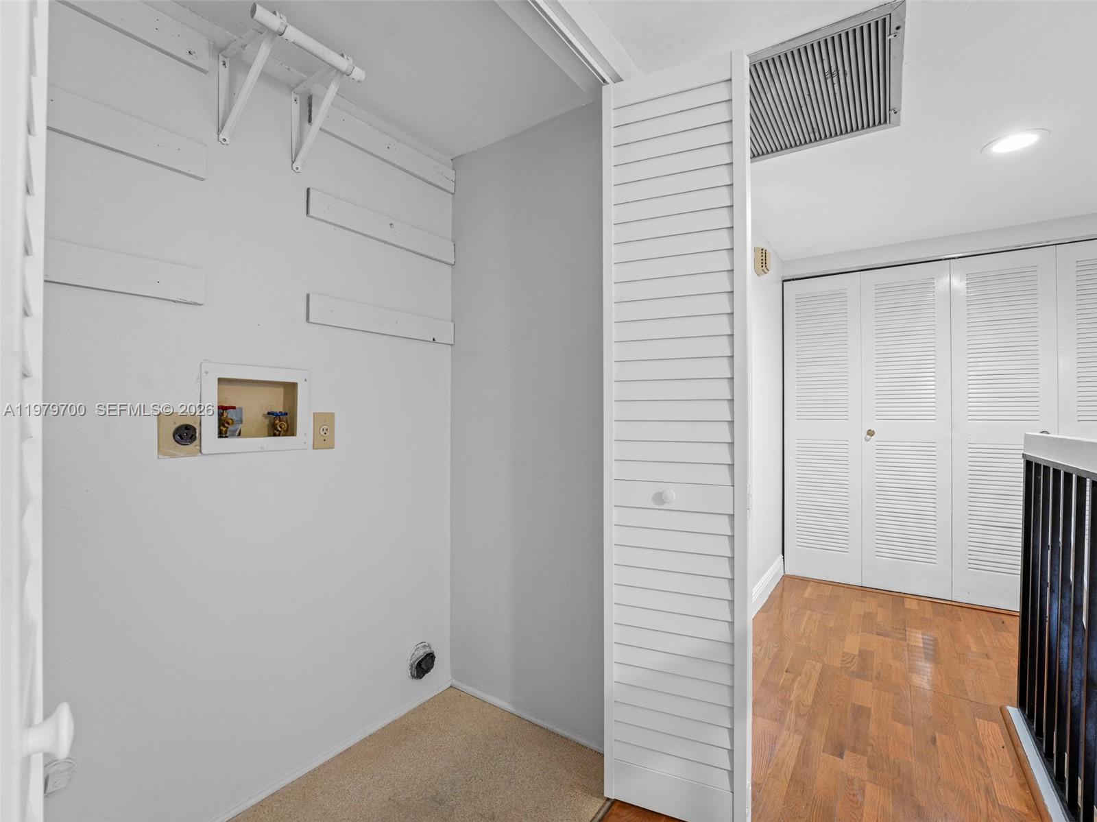 PEMBROKE LAKES SECTION SE - Residential