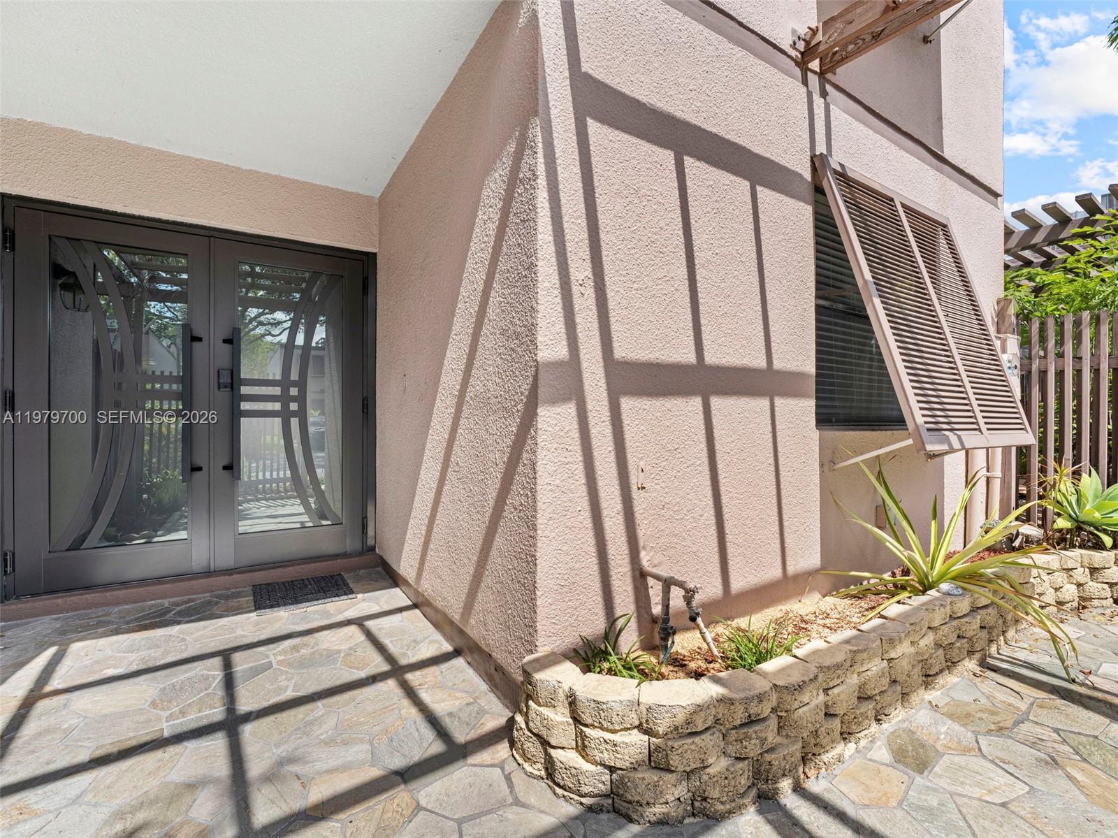 PEMBROKE LAKES SECTION SE - Residential