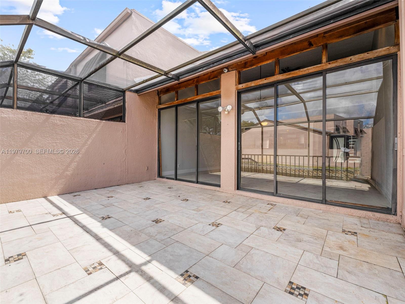 PEMBROKE LAKES SECTION SE - Residential