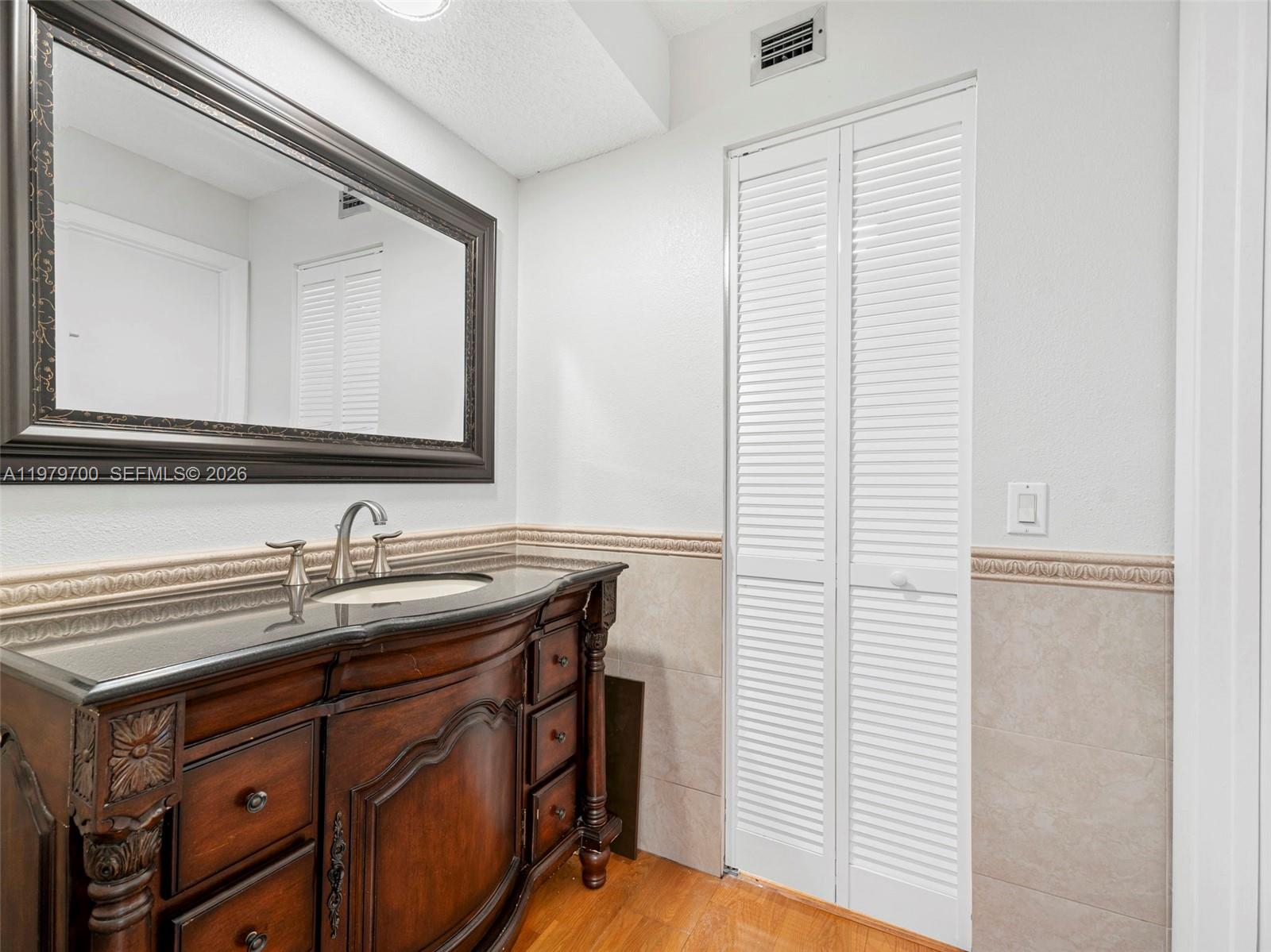 PEMBROKE LAKES SECTION SE - Residential