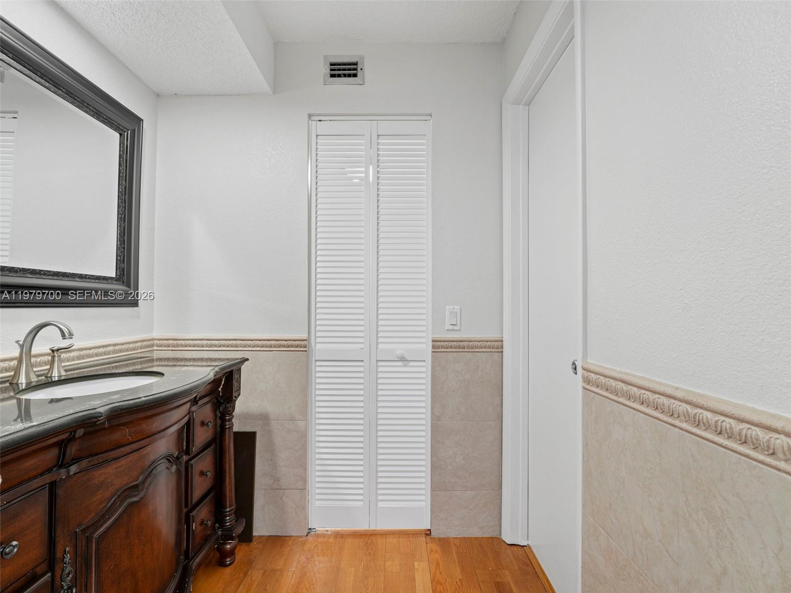 PEMBROKE LAKES SECTION SE - Residential