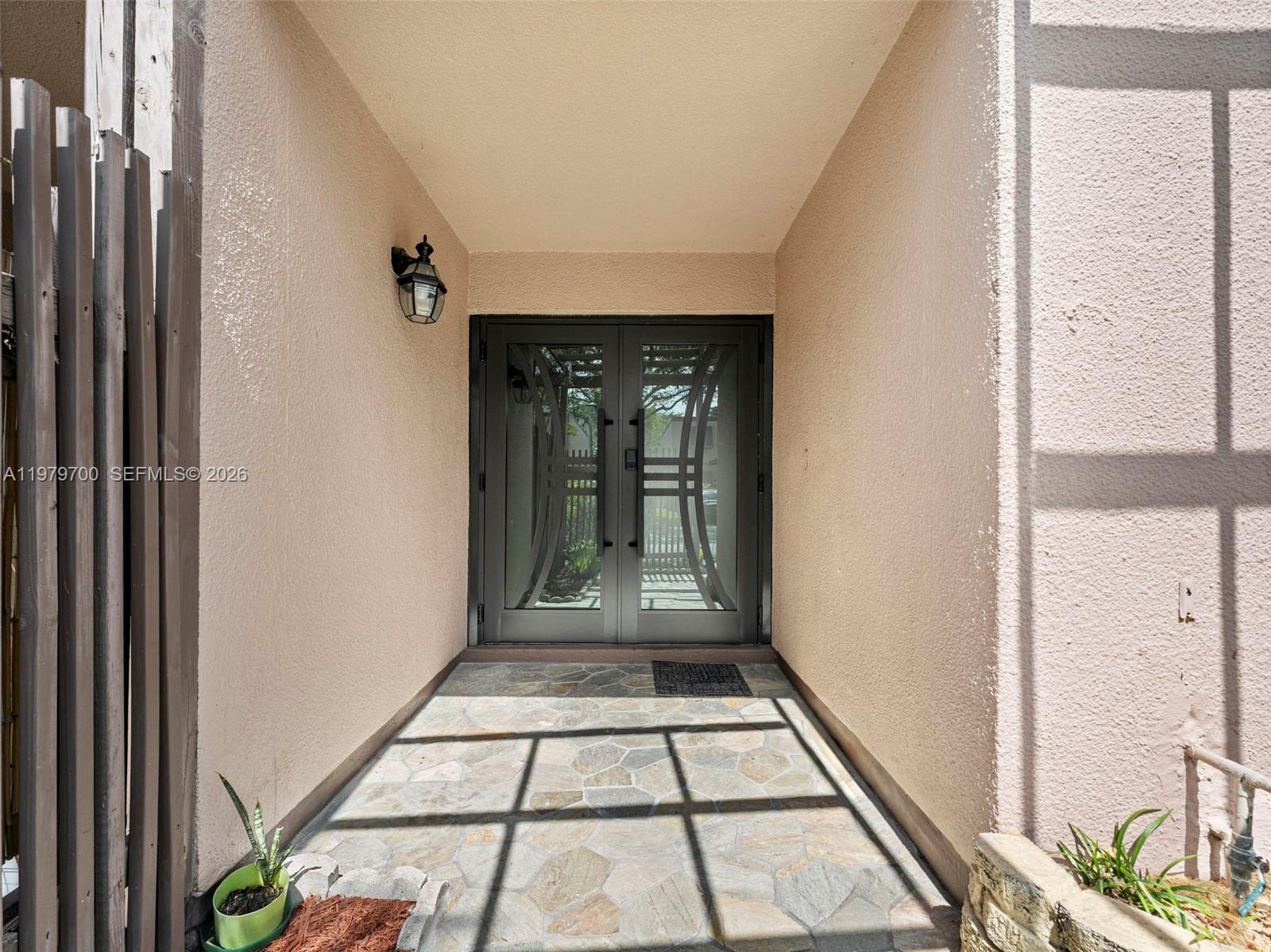 PEMBROKE LAKES SECTION SE - Residential