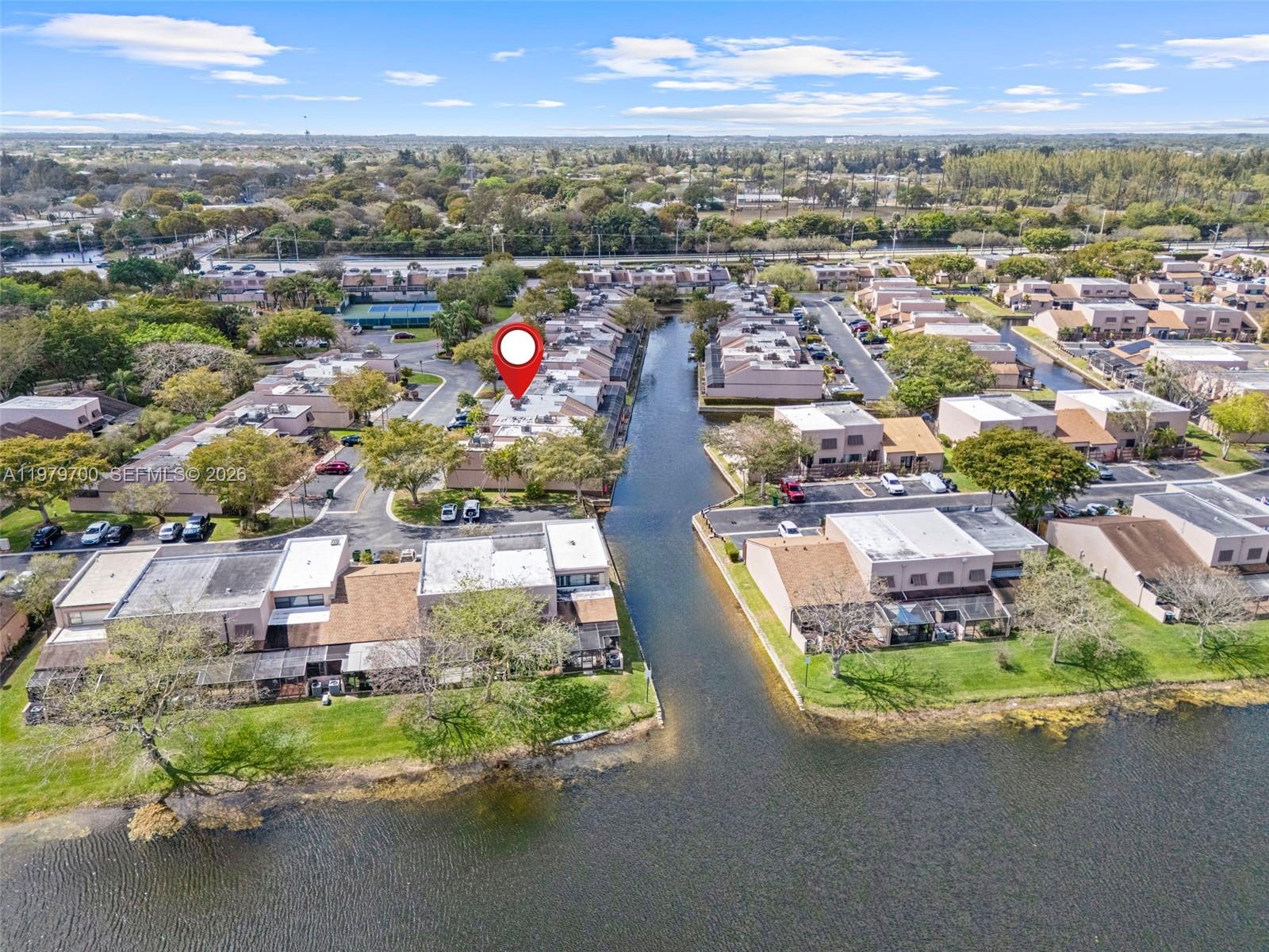 PEMBROKE LAKES SECTION SE - Residential