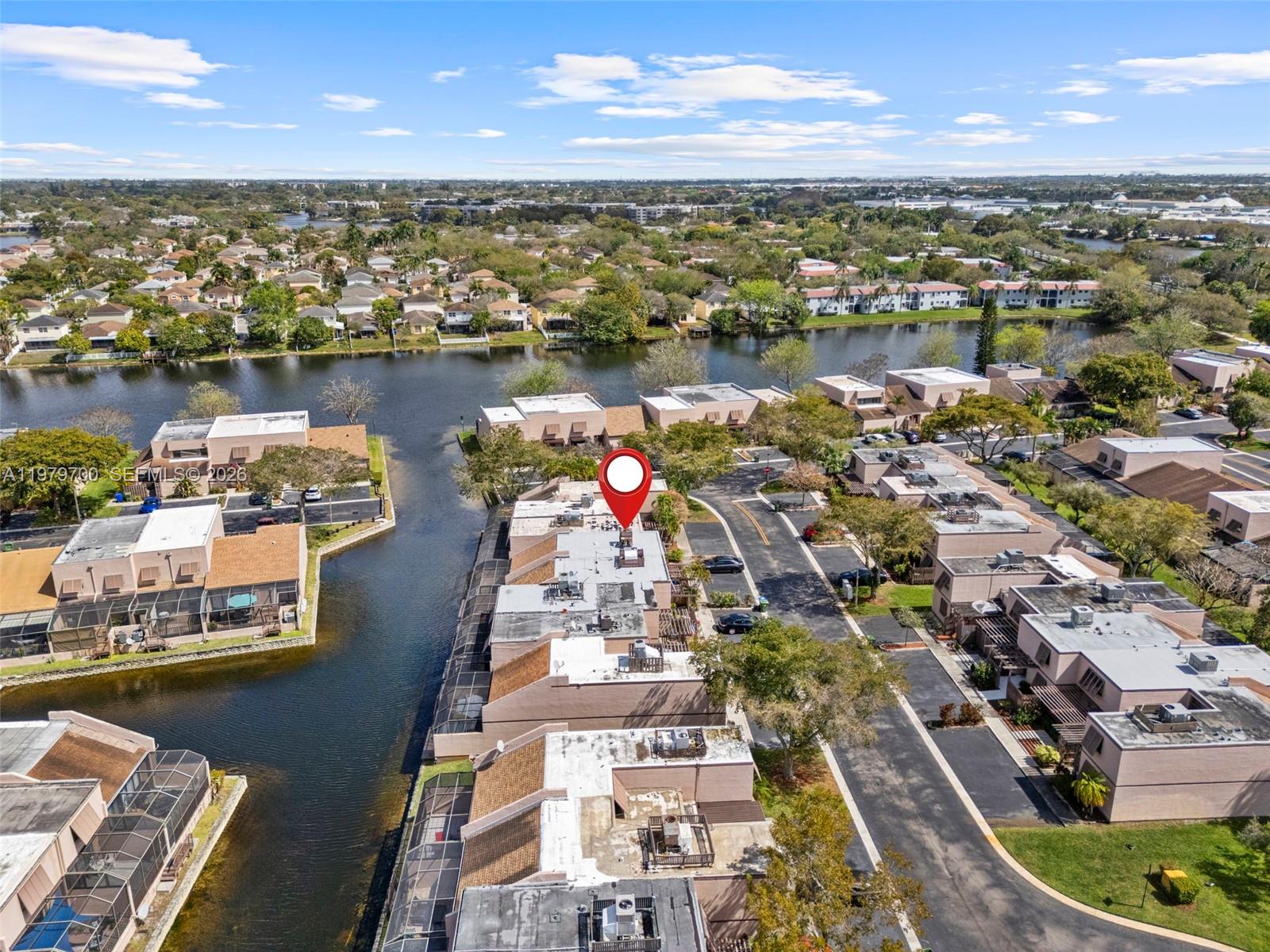 PEMBROKE LAKES SECTION SE - Residential