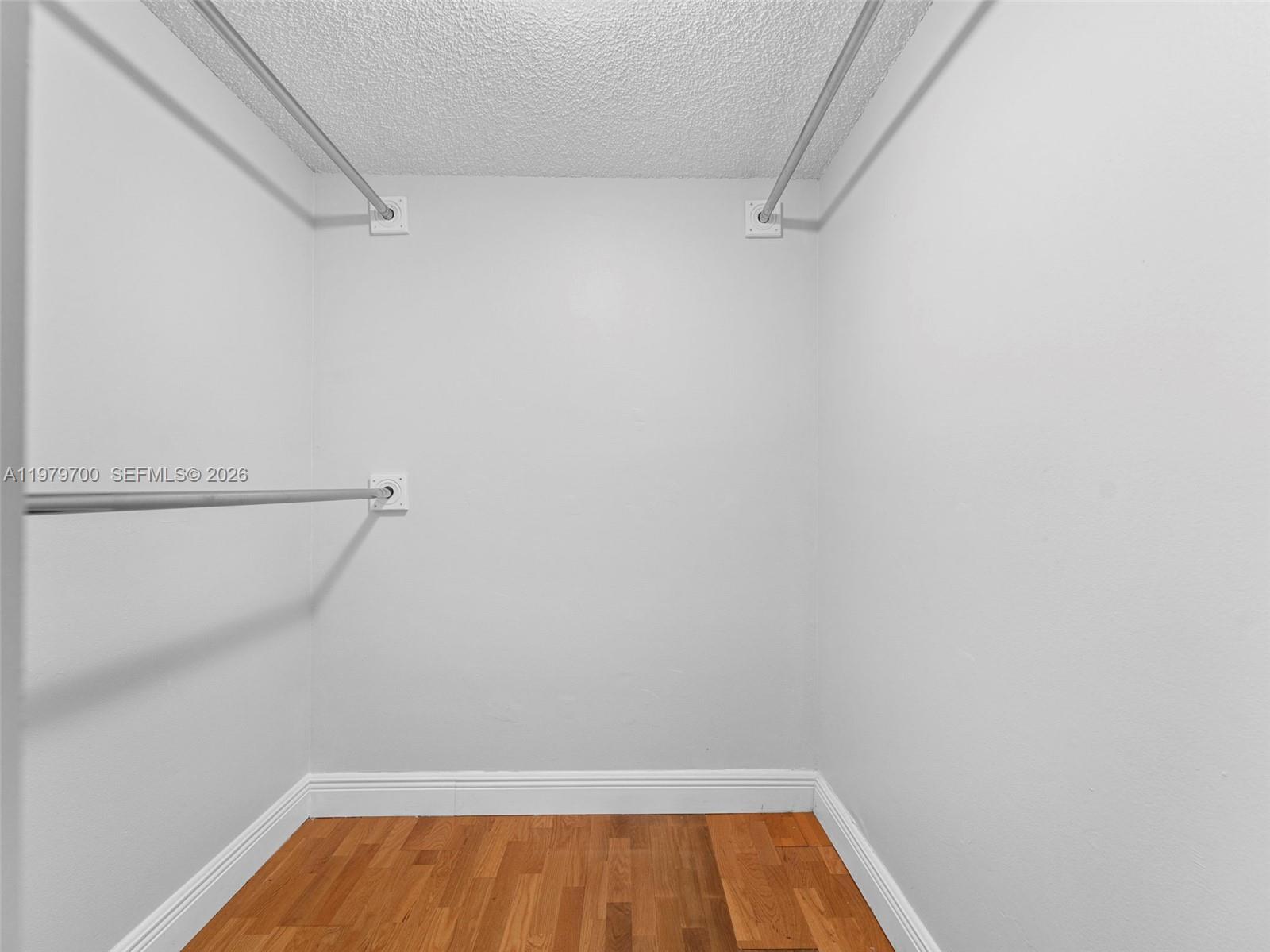 PEMBROKE LAKES SECTION SE - Residential