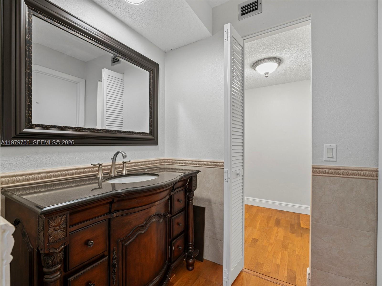 PEMBROKE LAKES SECTION SE - Residential