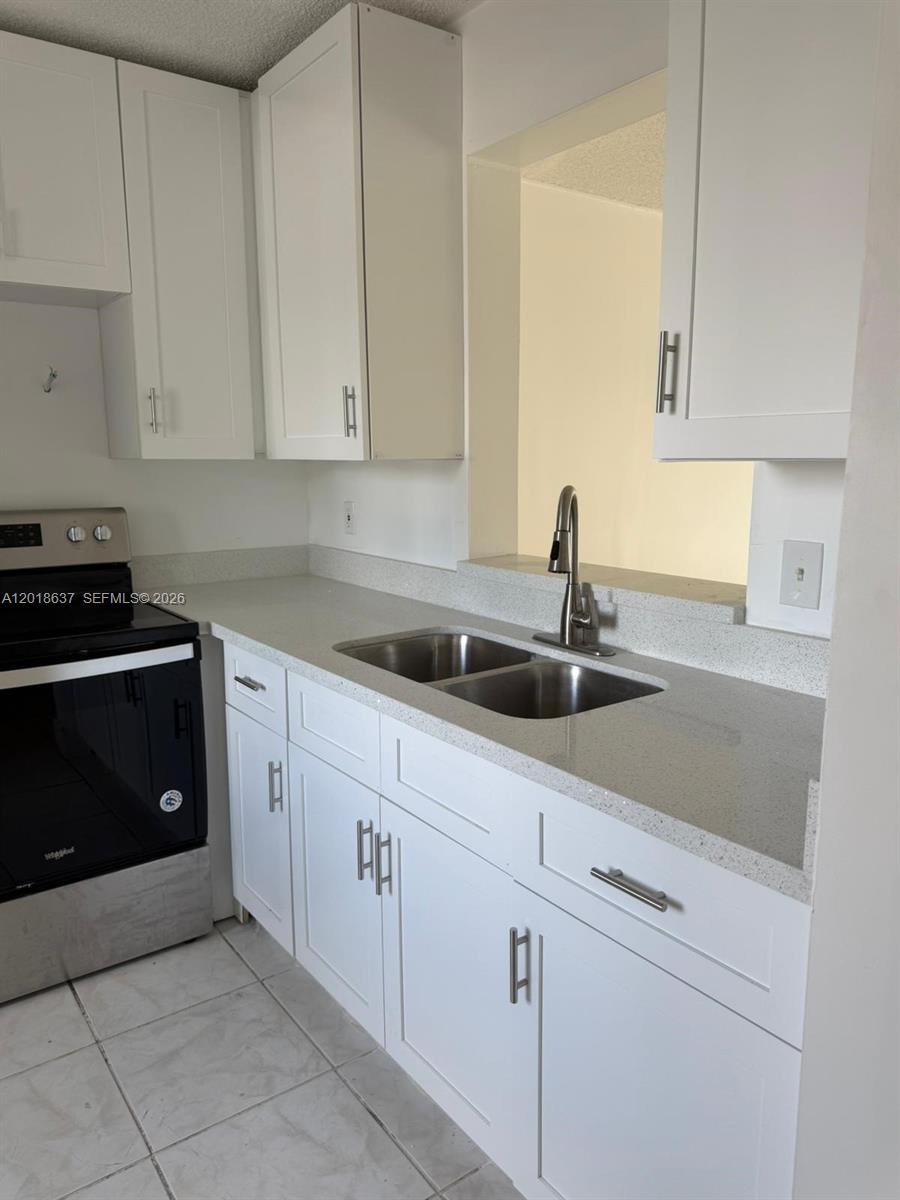 LAKESHORE AT UNIVERSITY P - Residential