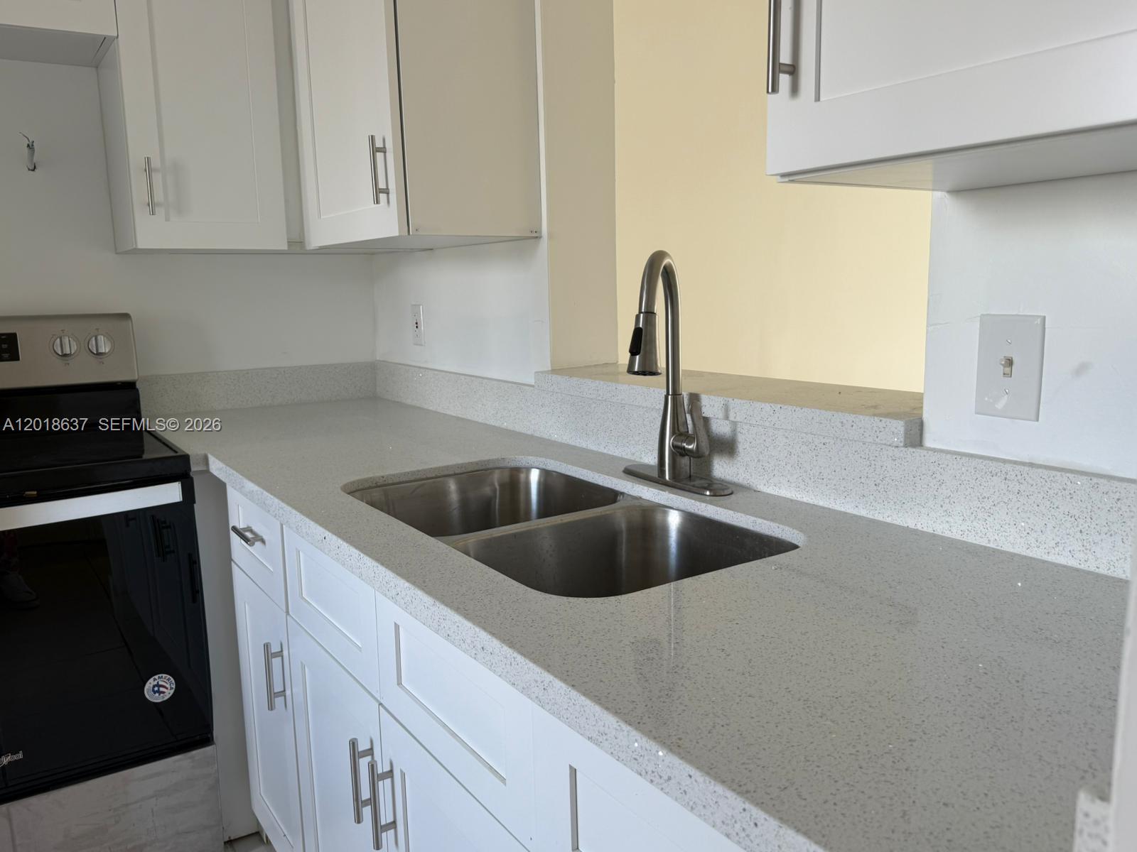LAKESHORE AT UNIVERSITY P - Residential