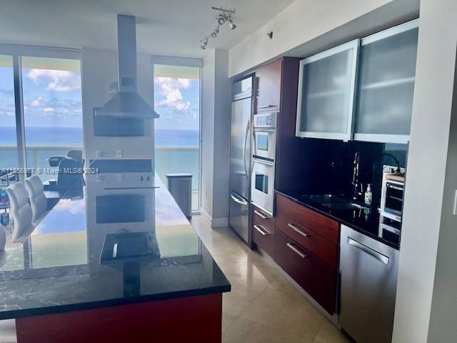 BEACH CLUB TWO - Residential Lease