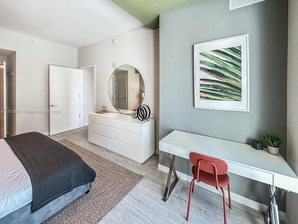 QUADRO CONDO - Residential
