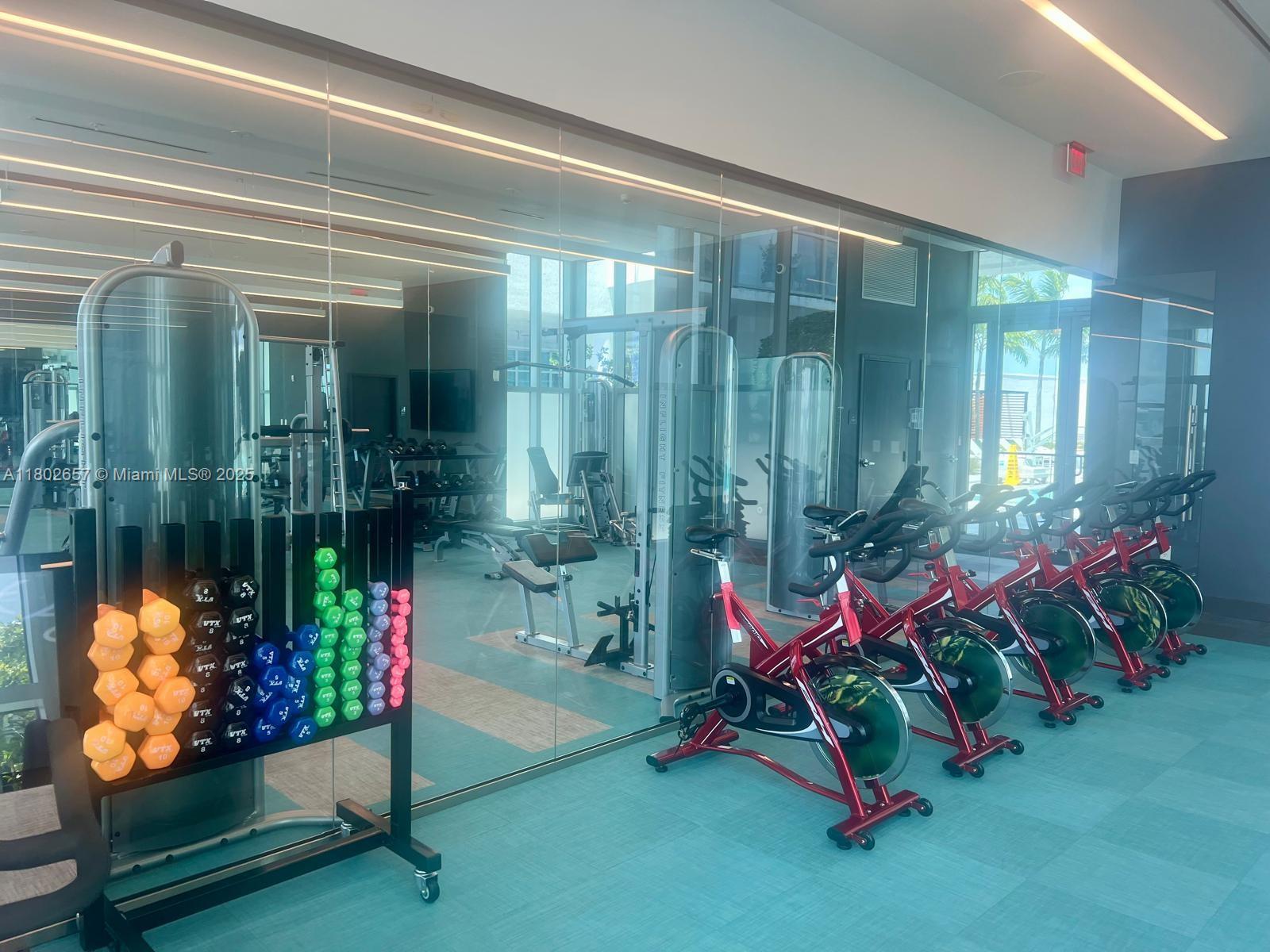 QUADRO CONDO - Residential
