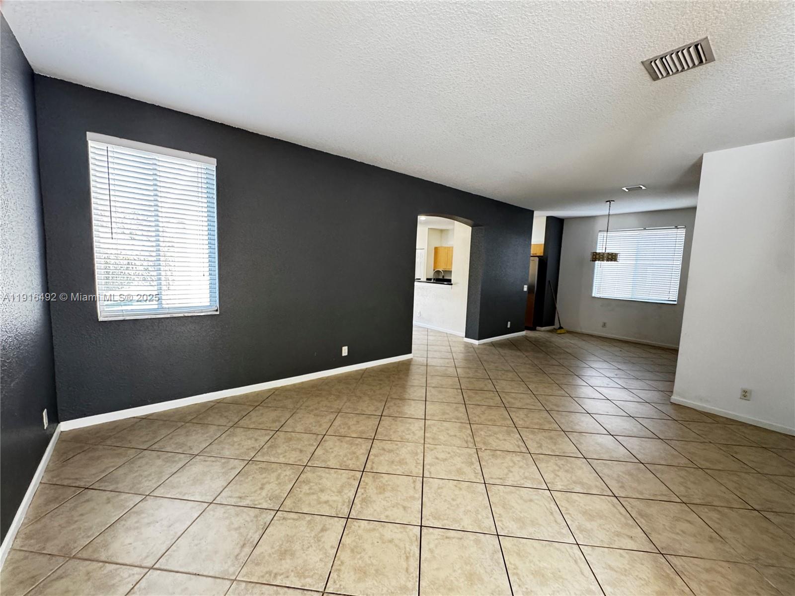 SECTOR 2-PARCELS 12 13 14 - Residential Lease