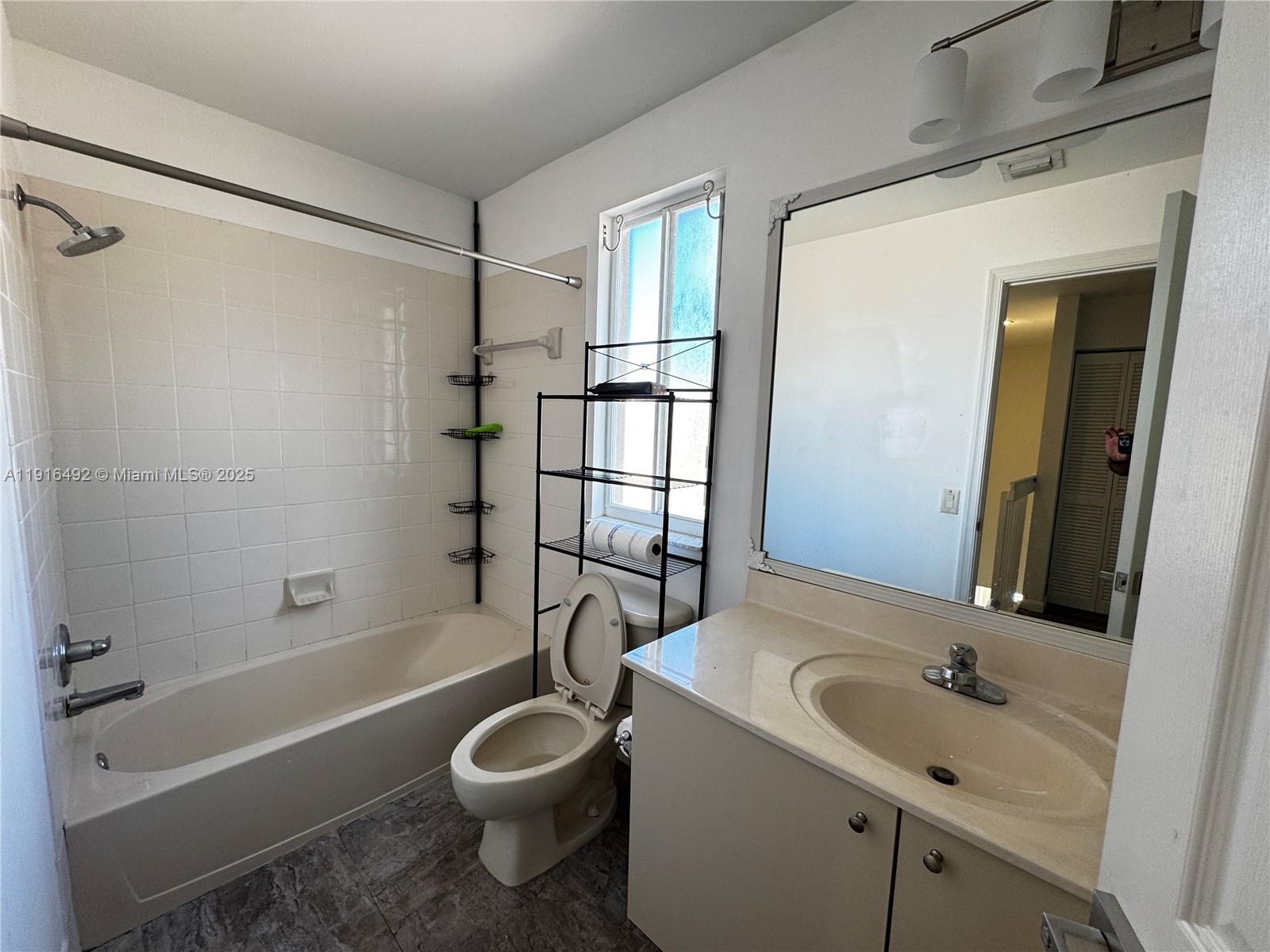 SECTOR 2-PARCELS 12 13 14 - Residential Lease