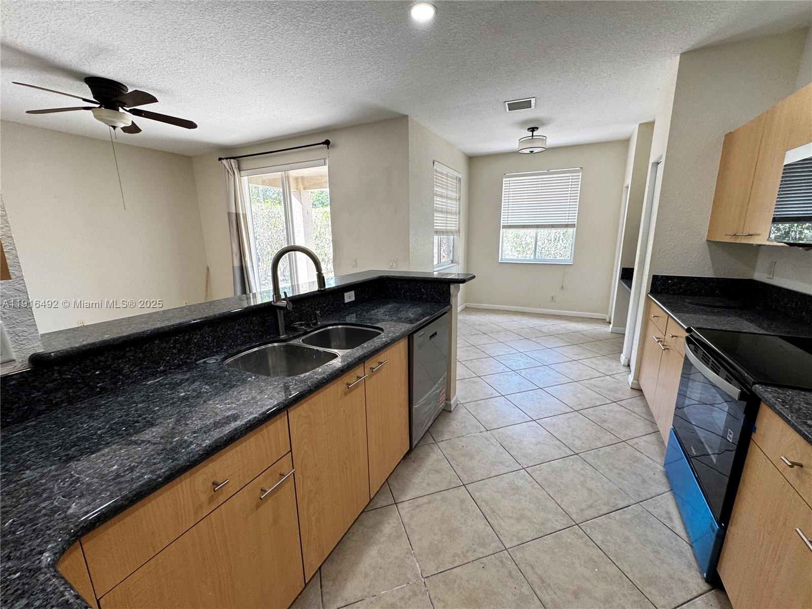 SECTOR 2-PARCELS 12 13 14 - Residential Lease