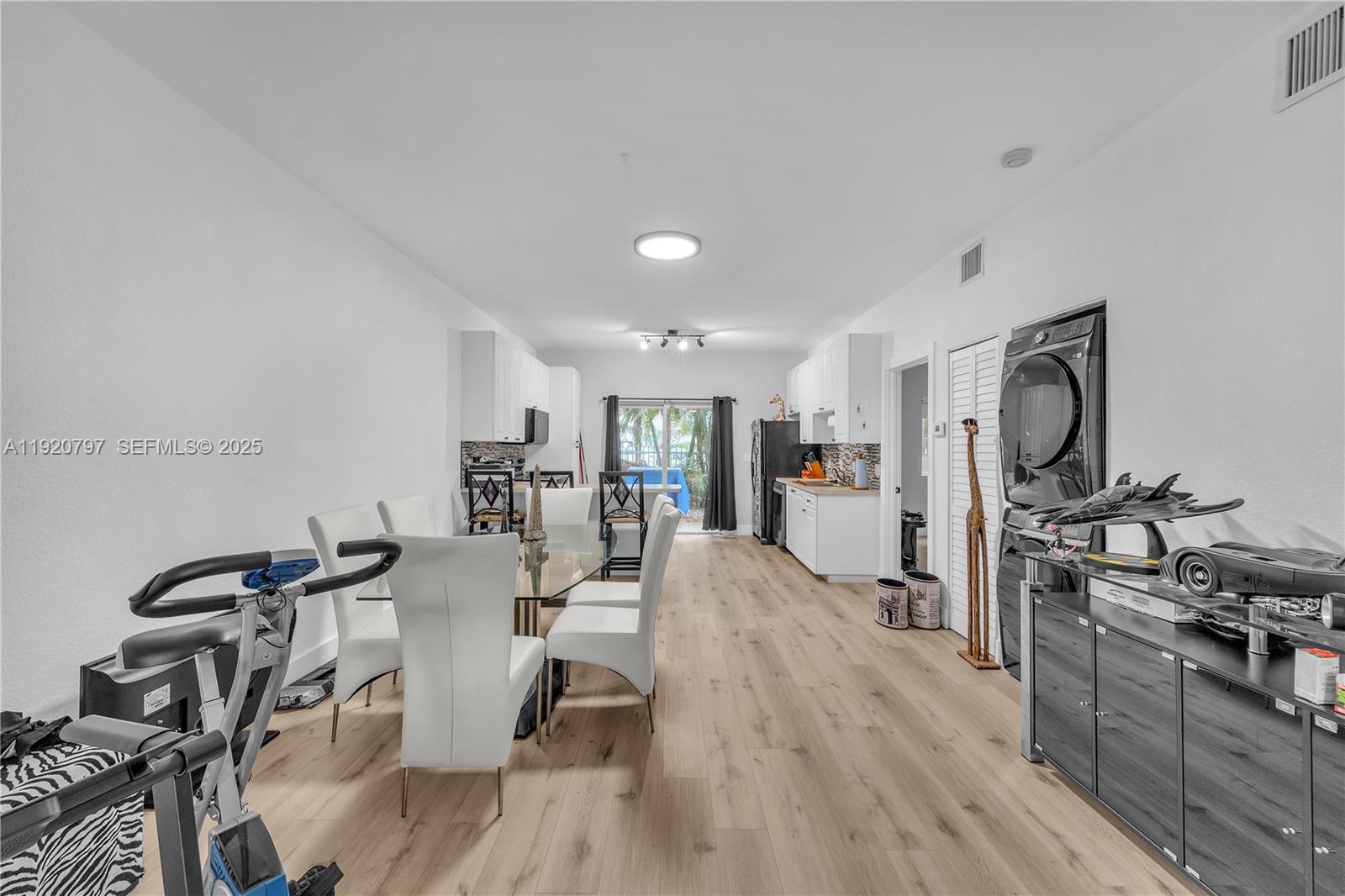 WASHINGTON PALMS CONDO - Residential