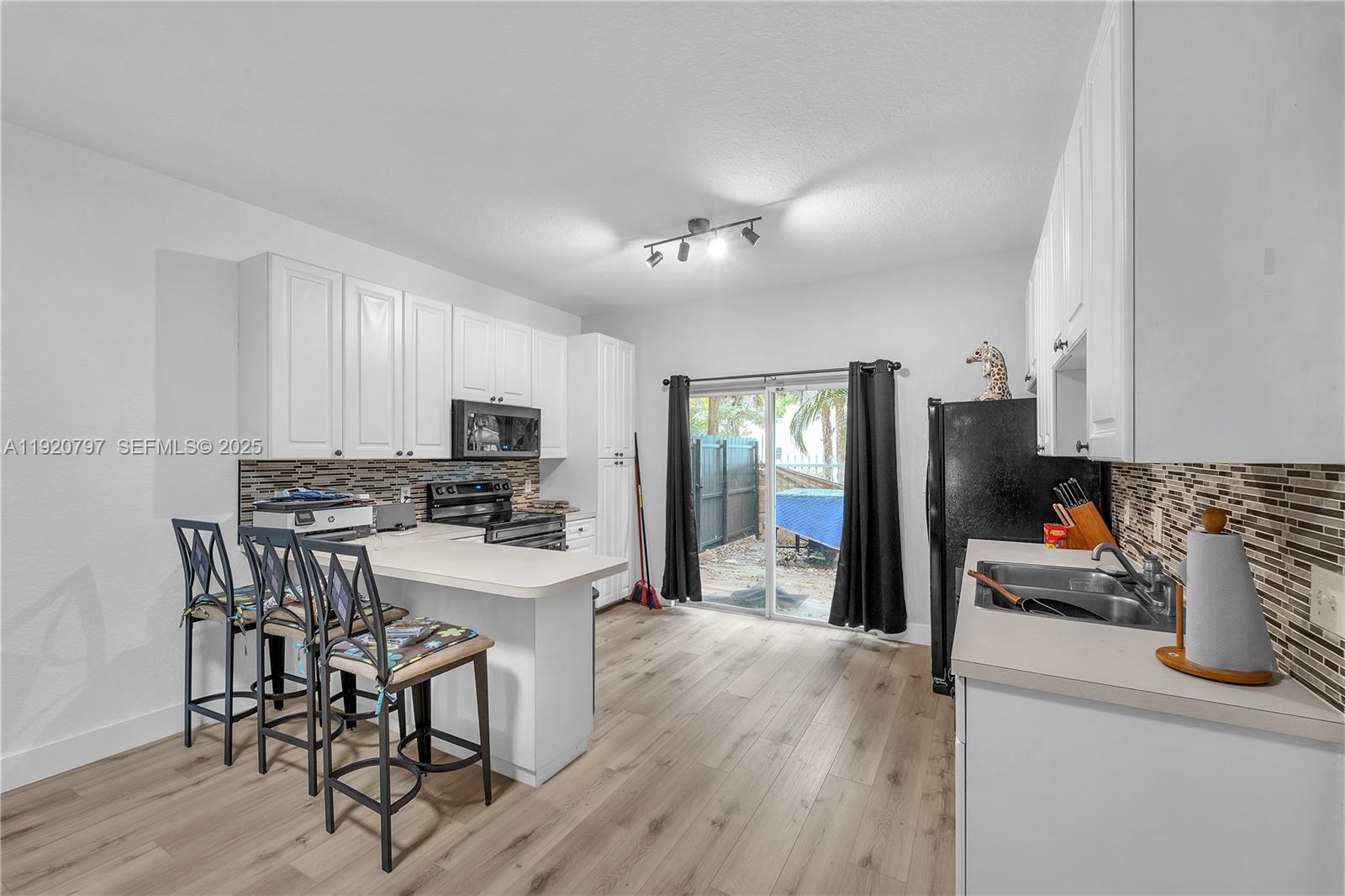 WASHINGTON PALMS CONDO - Residential