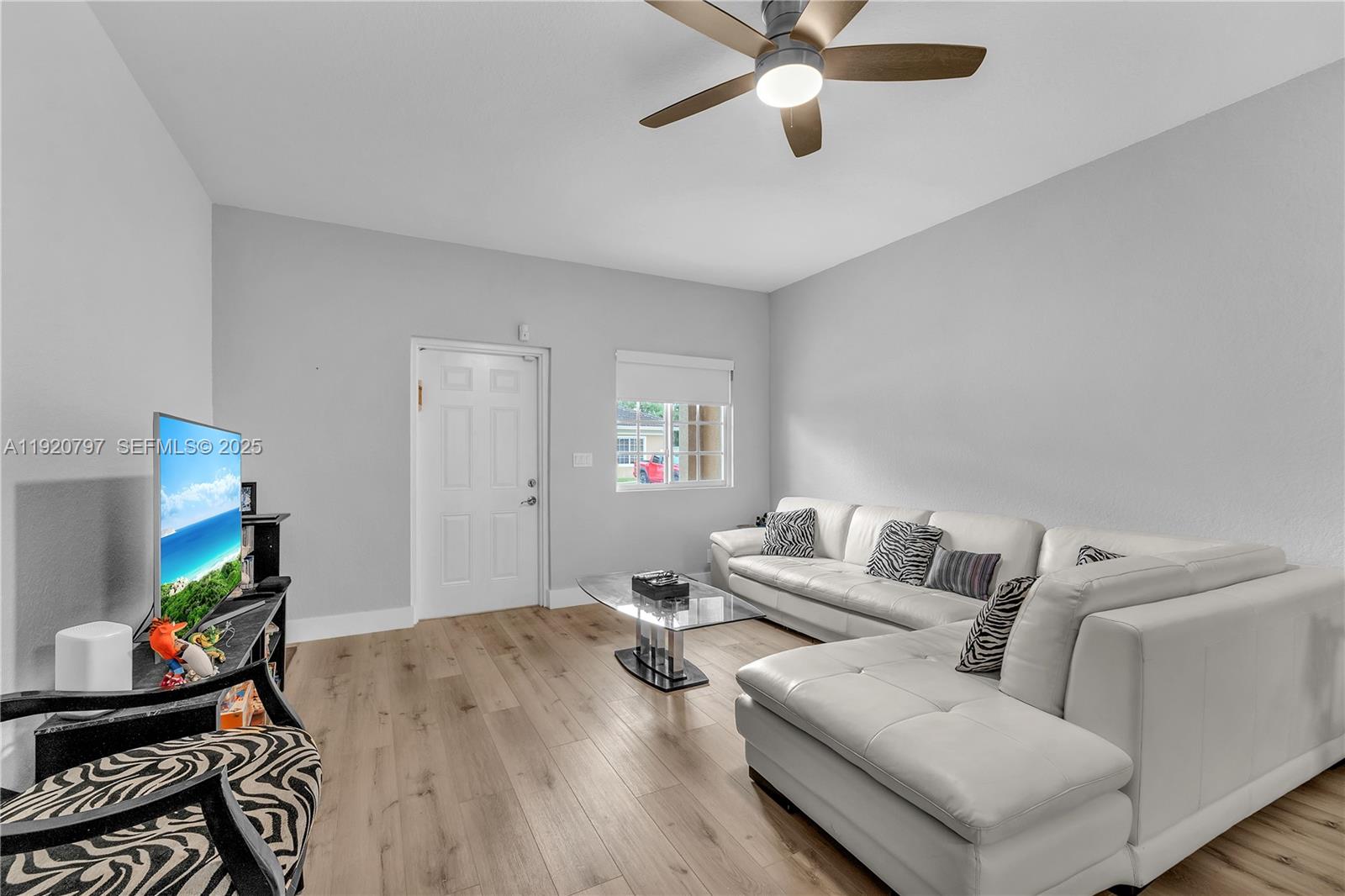 4950 Washington St 1