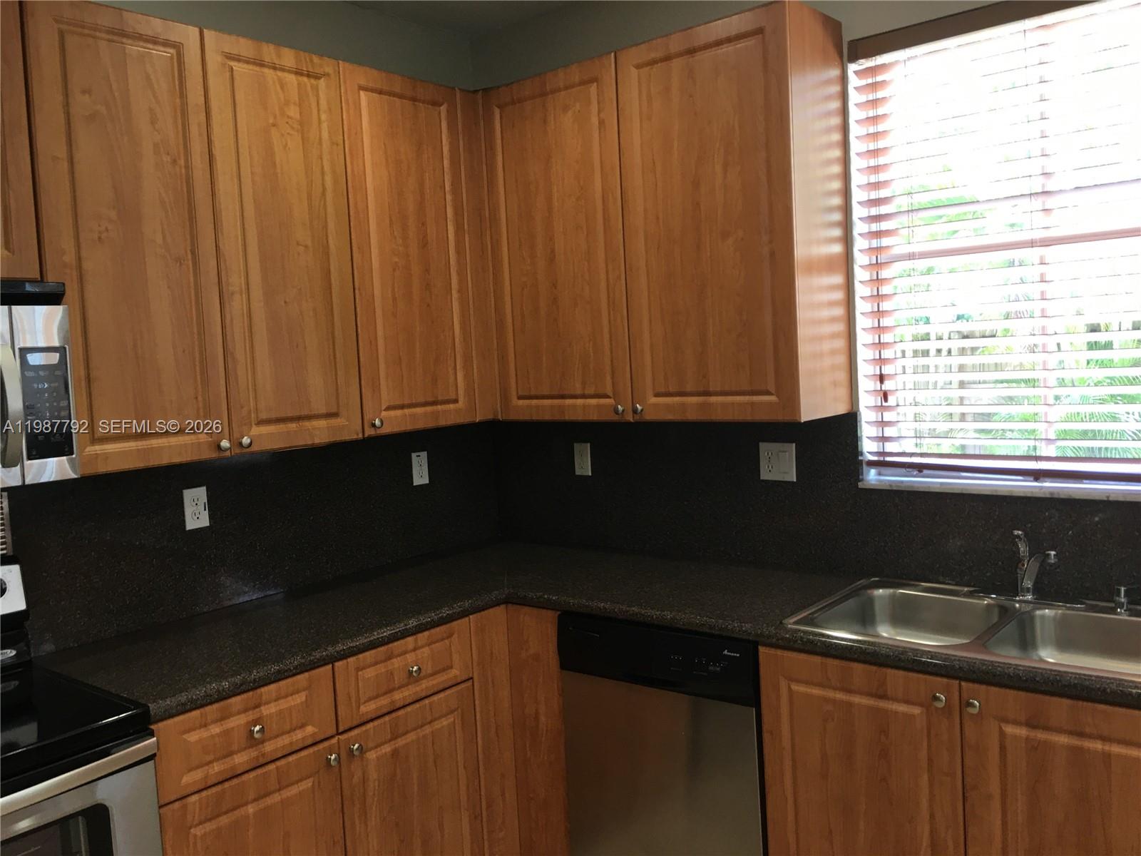 ALCO ESTATES FIFTH ADDITI - Residential Lease