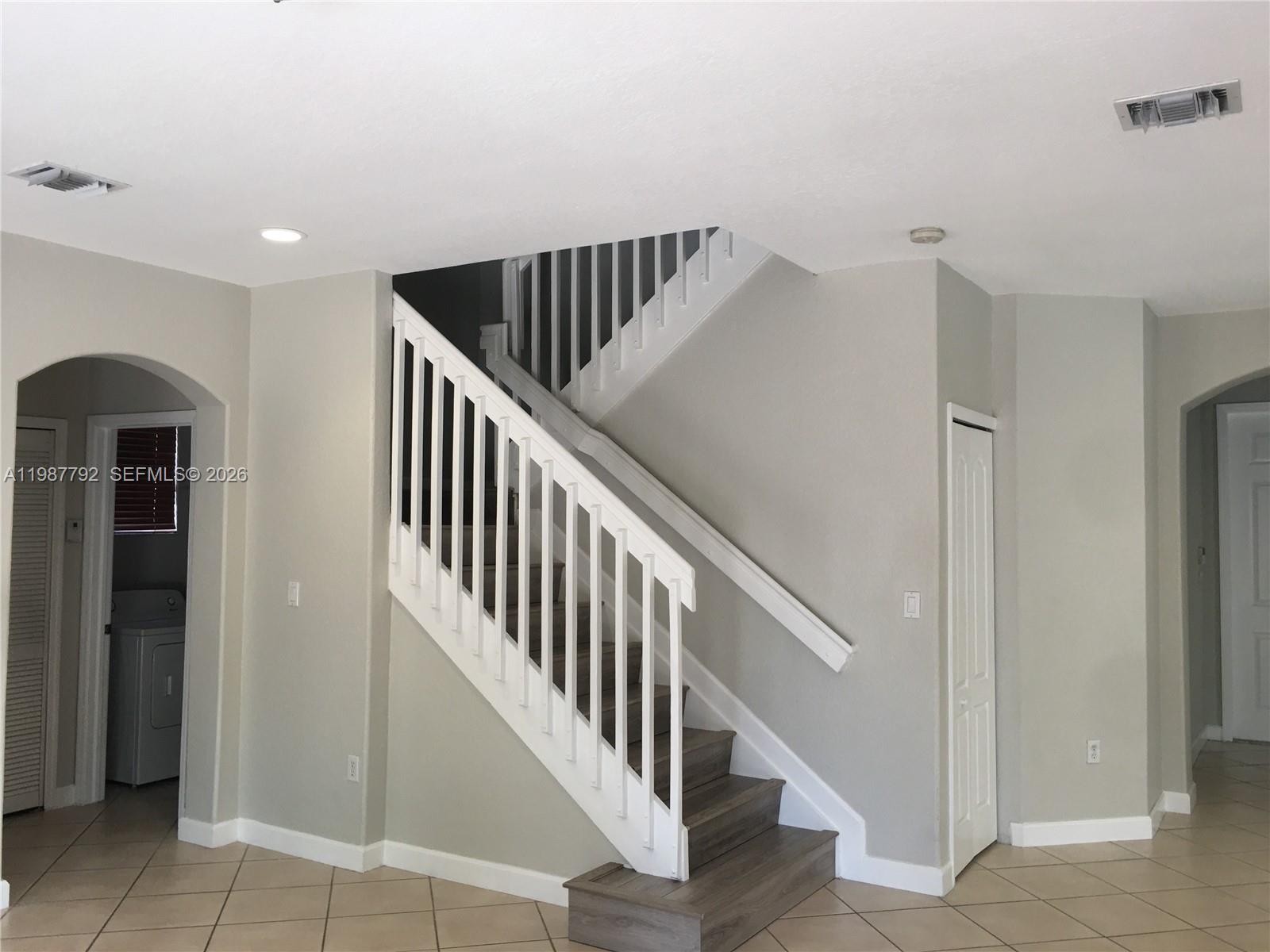 ALCO ESTATES FIFTH ADDITI - Residential Lease