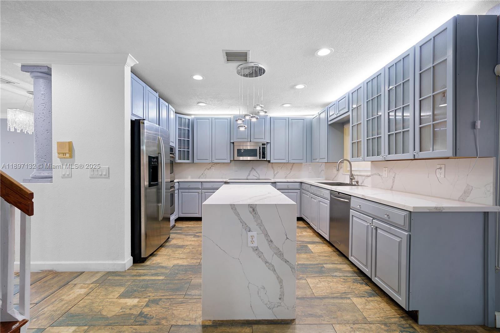 LAKESIDE SOUTH - Residential