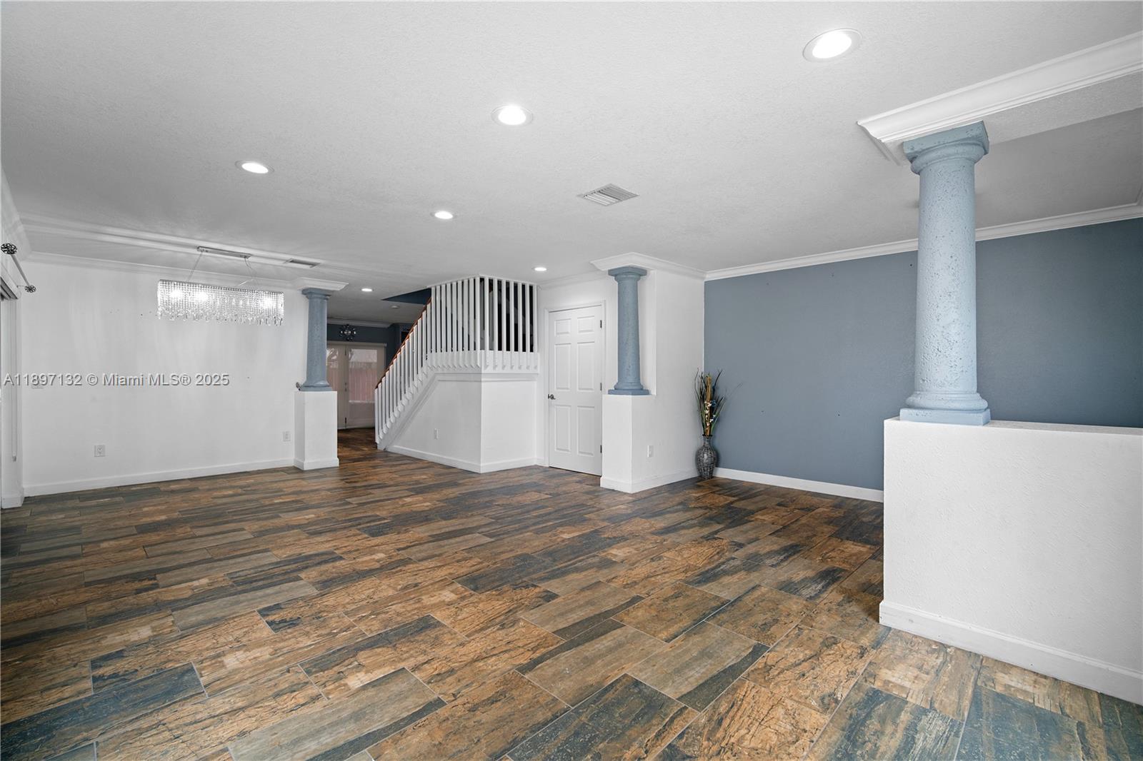 LAKESIDE SOUTH - Residential