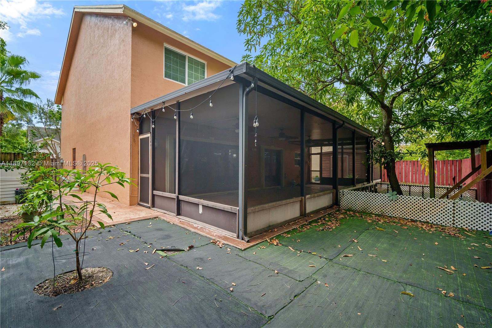 LAKESIDE SOUTH - Residential