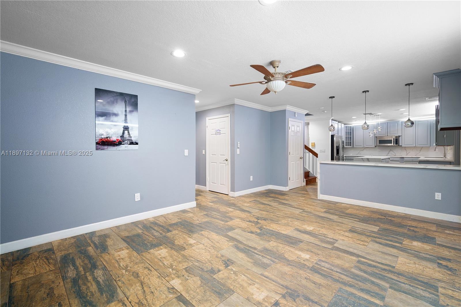 LAKESIDE SOUTH - Residential