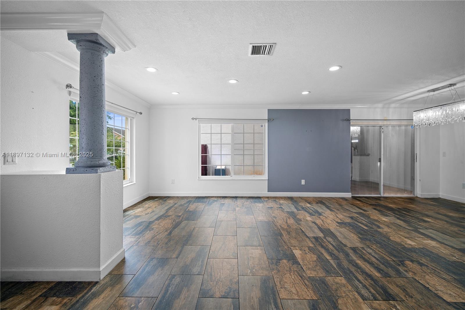 LAKESIDE SOUTH - Residential