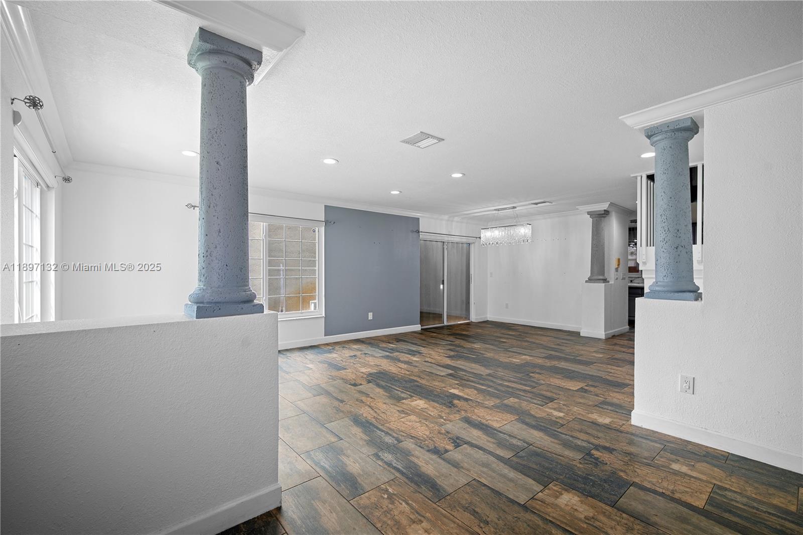 LAKESIDE SOUTH - Residential