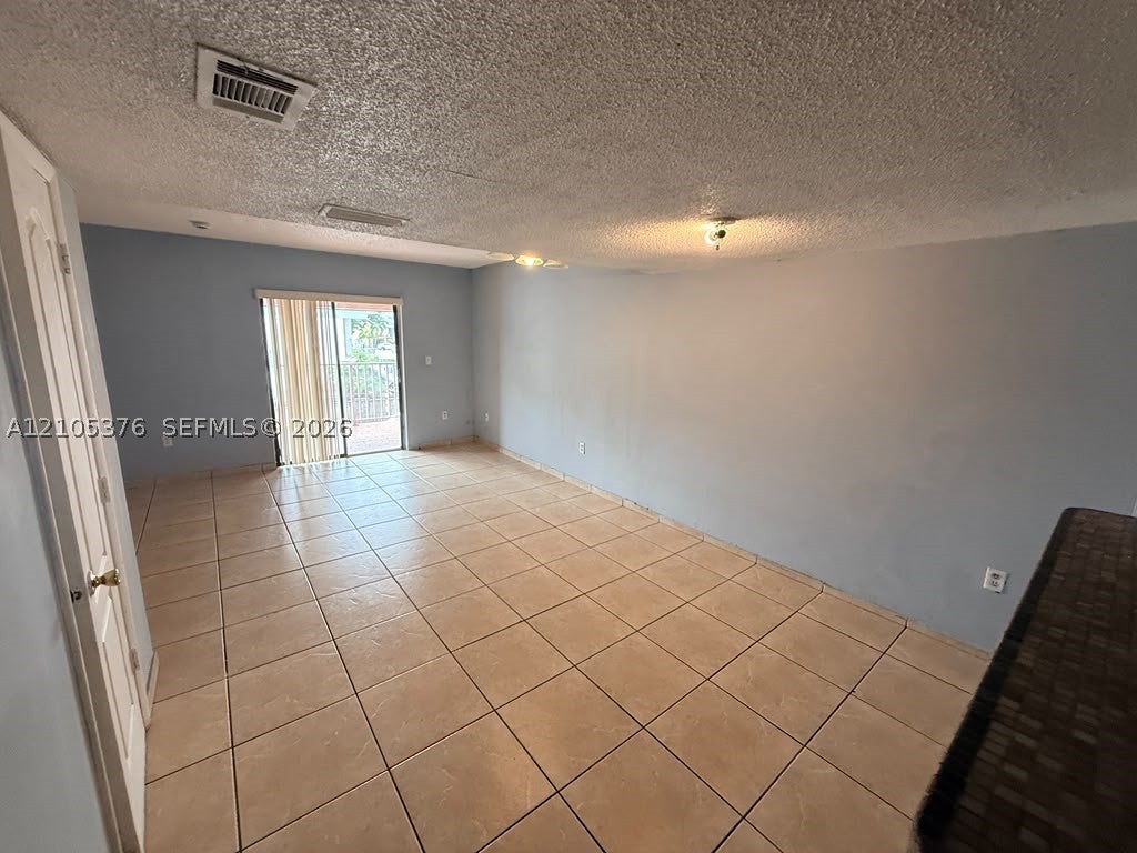 2260 W 55th St 12