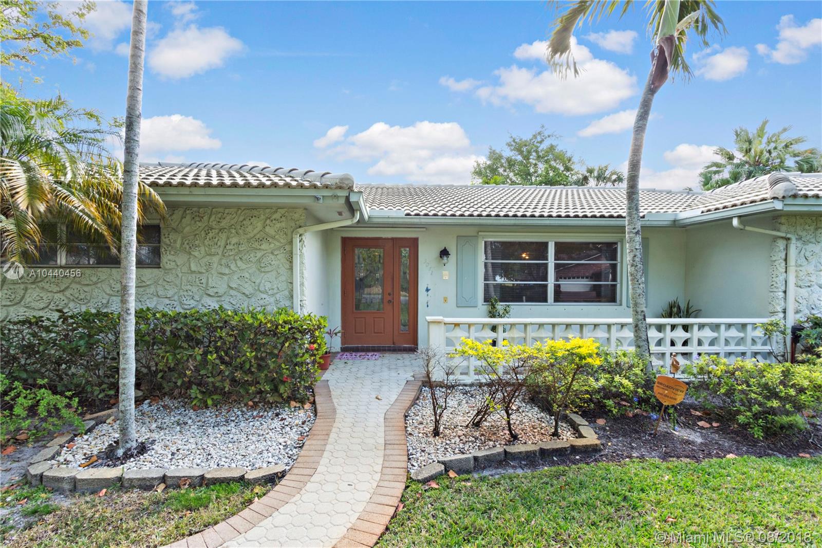 CORAL SPRINGS COUNTRY CLUB - Residential