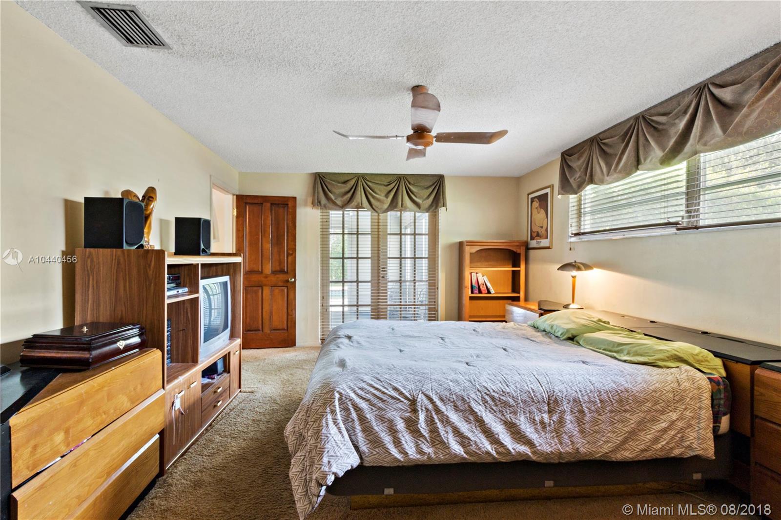 CORAL SPRINGS COUNTRY CLUB - Residential