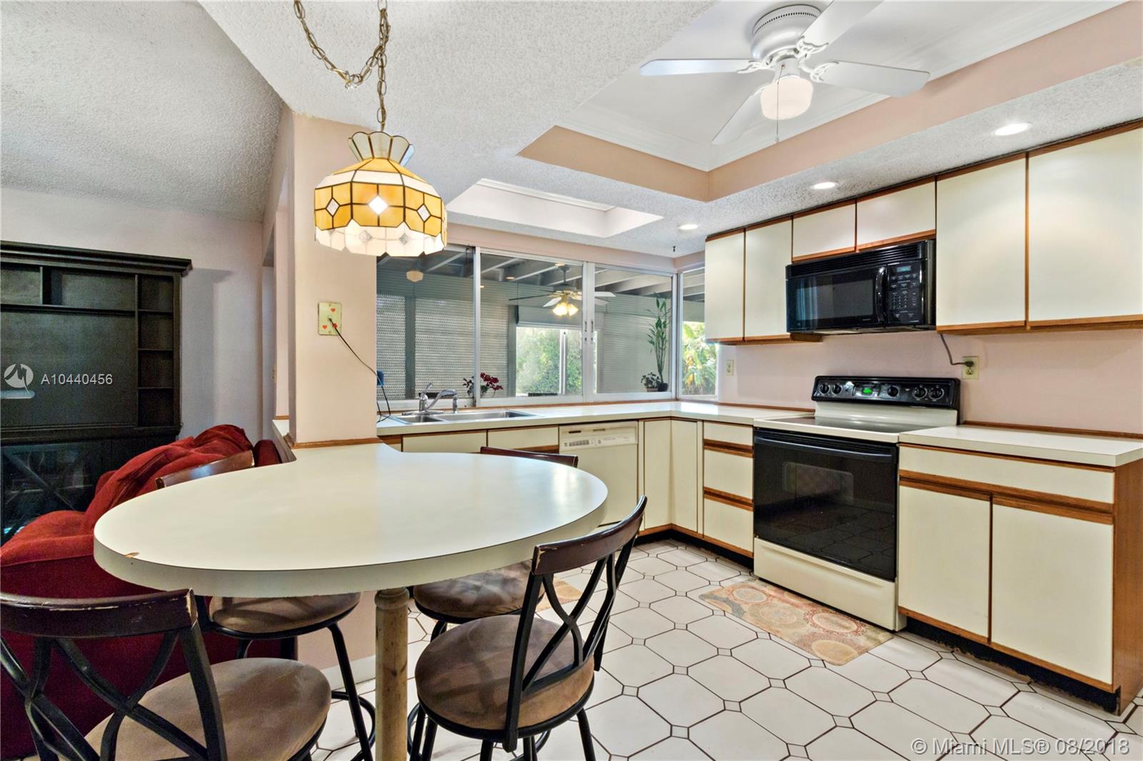 CORAL SPRINGS COUNTRY CLUB - Residential