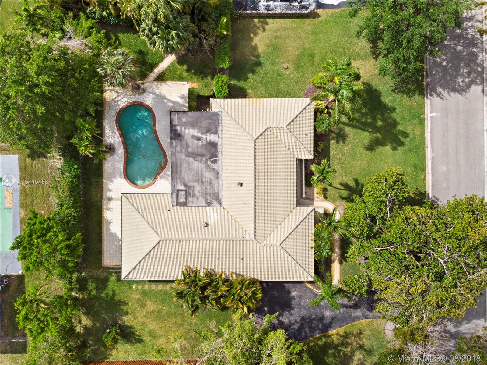 CORAL SPRINGS COUNTRY CLUB - Residential