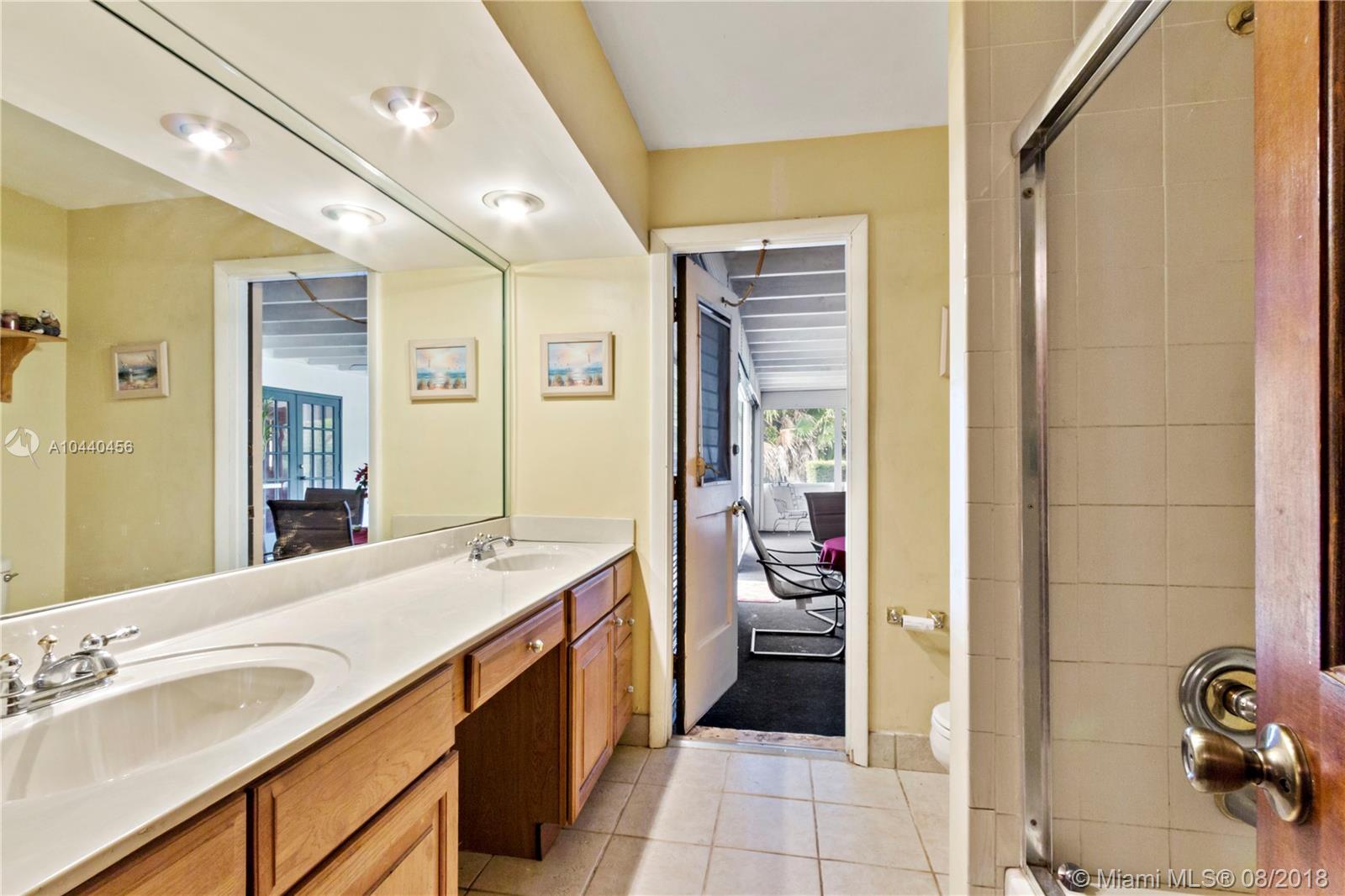 CORAL SPRINGS COUNTRY CLUB - Residential