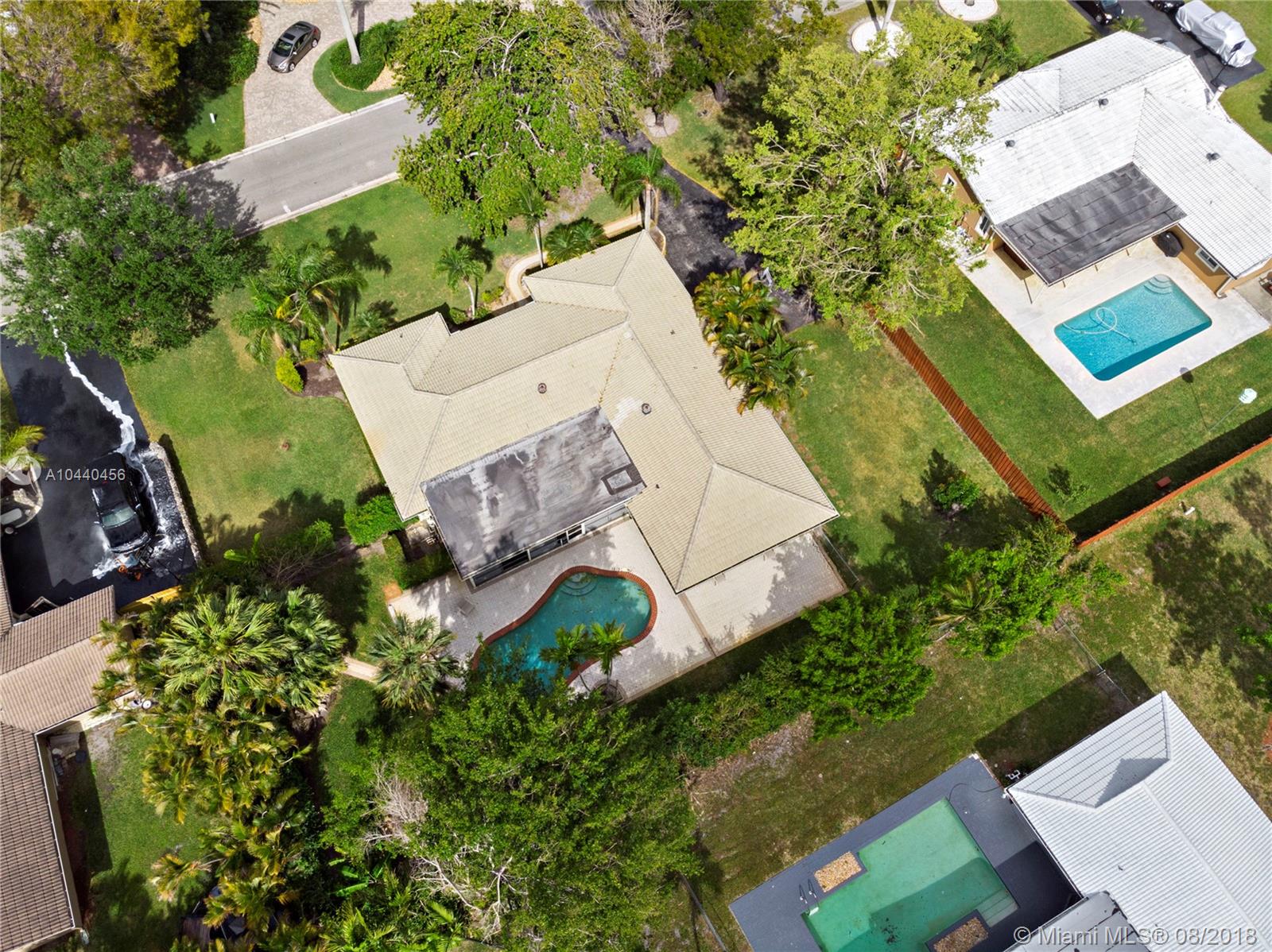 CORAL SPRINGS COUNTRY CLUB - Residential