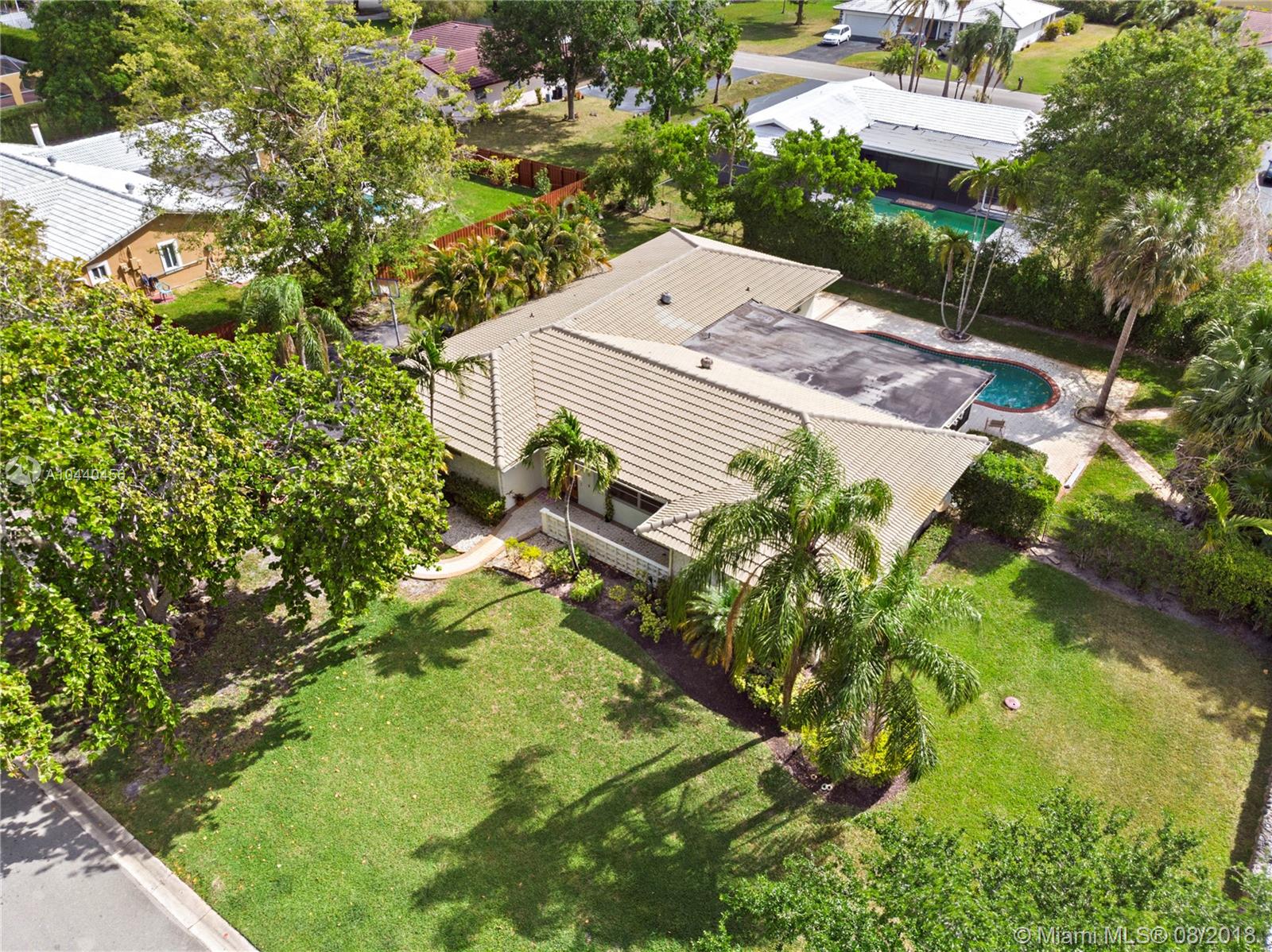 CORAL SPRINGS COUNTRY CLUB - Residential