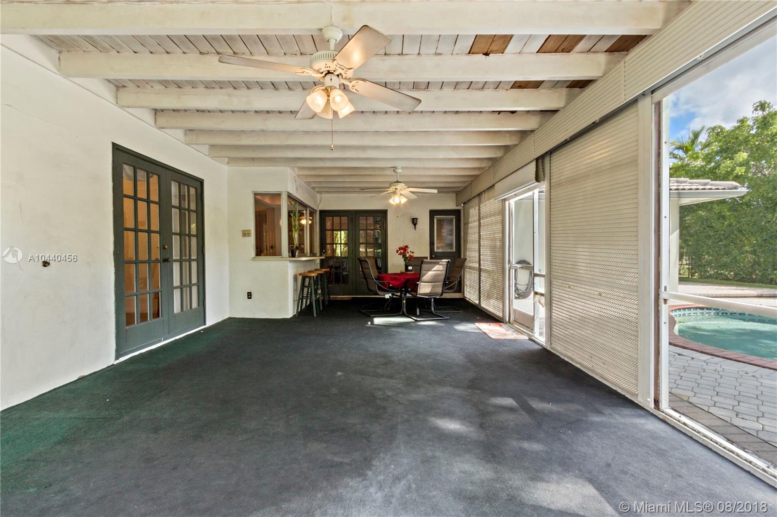 CORAL SPRINGS COUNTRY CLUB - Residential