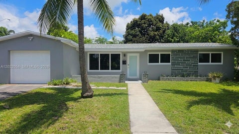 Photo of 6841 SW 1st Ct, Pembroke Pines, FL 33023 (MLS # A12022056)