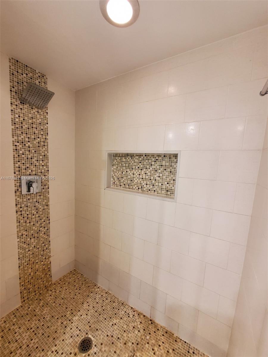 THE BRIDGEWATER CONDO - Residential