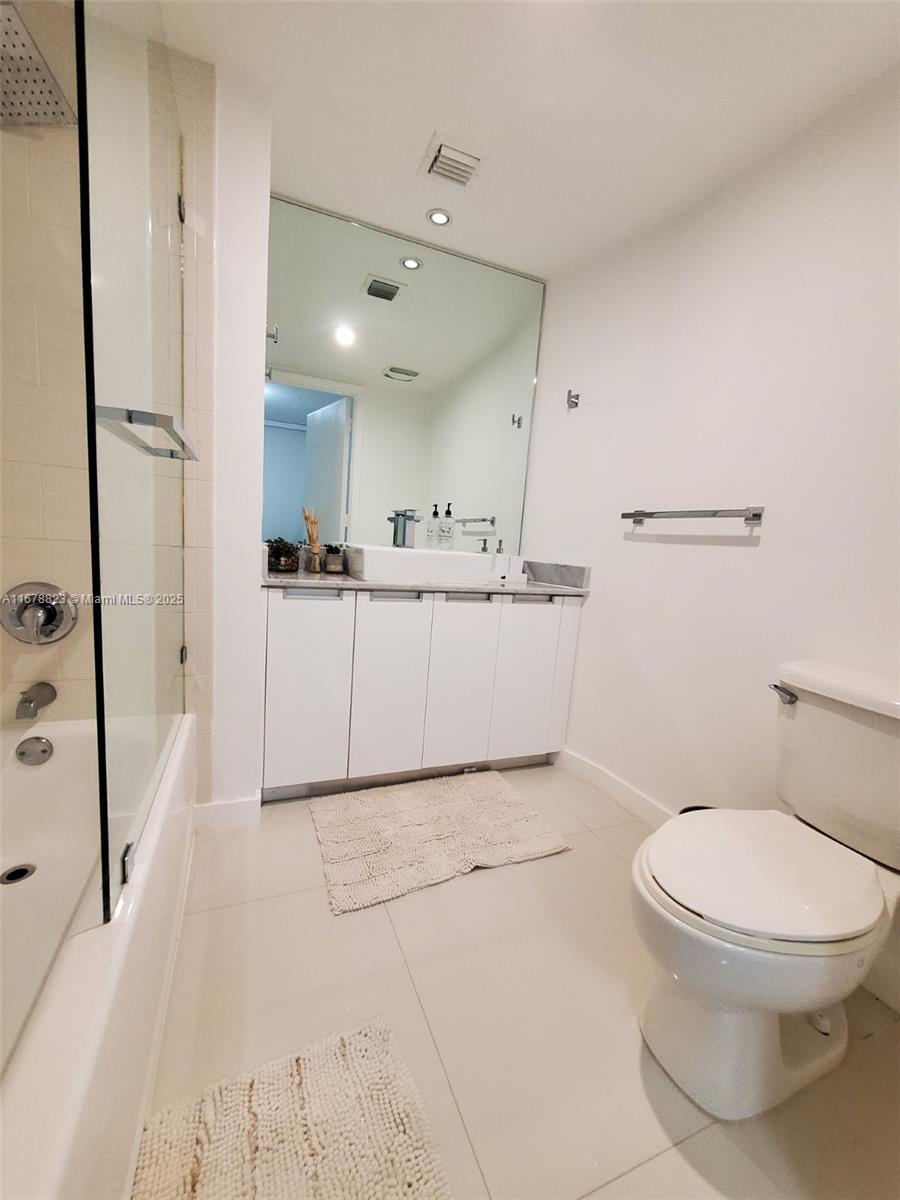 THE BRIDGEWATER CONDO - Residential