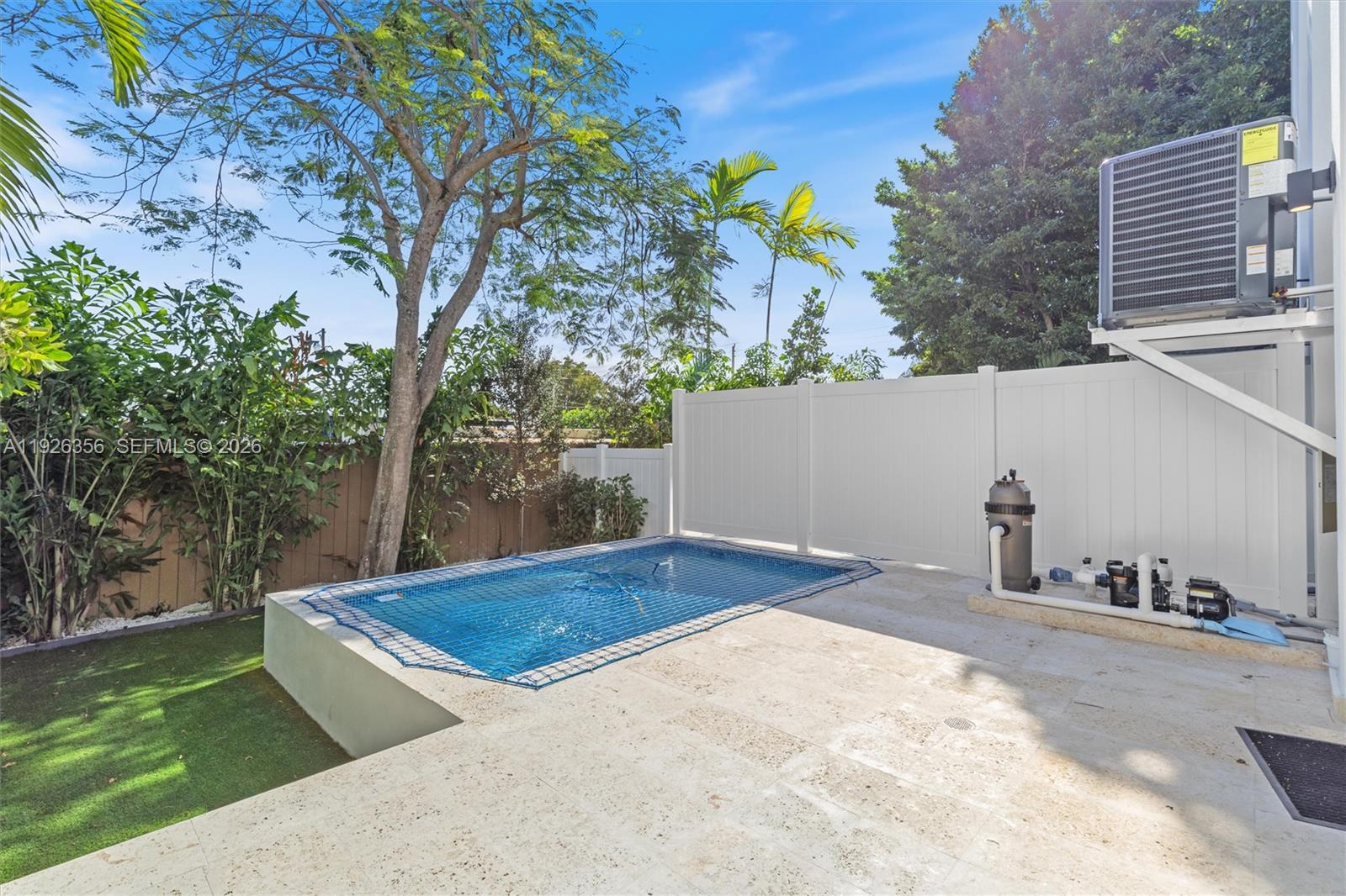 SILVER BLUFF GARDENS - Residential