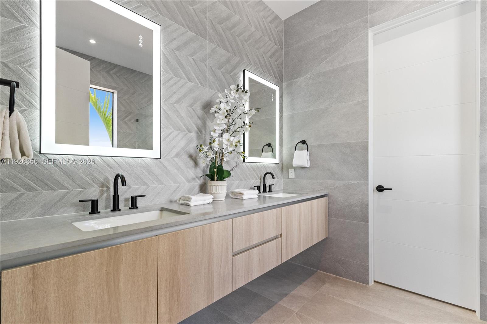 SILVER BLUFF GARDENS - Residential