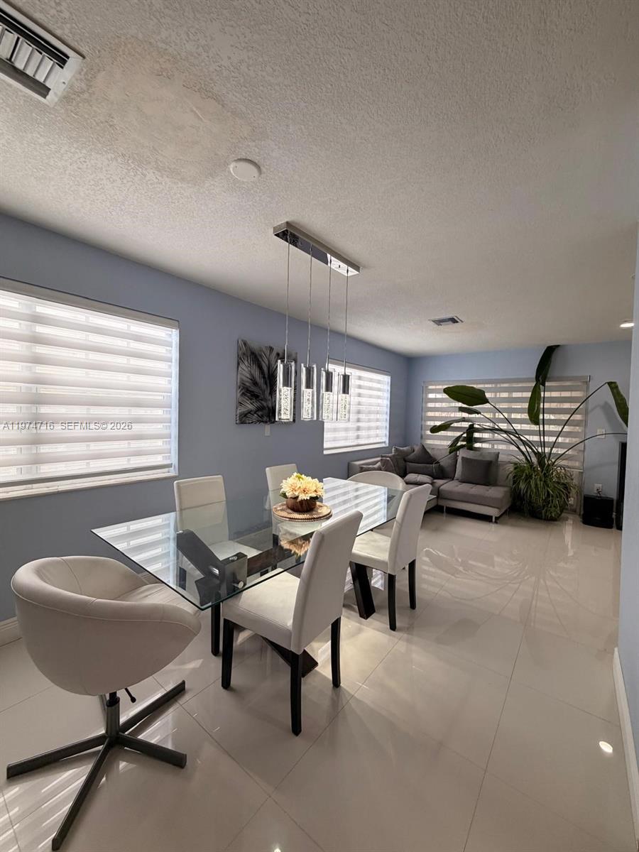 MITCHELL LAKE ESTS 1ST AD - Residential Lease