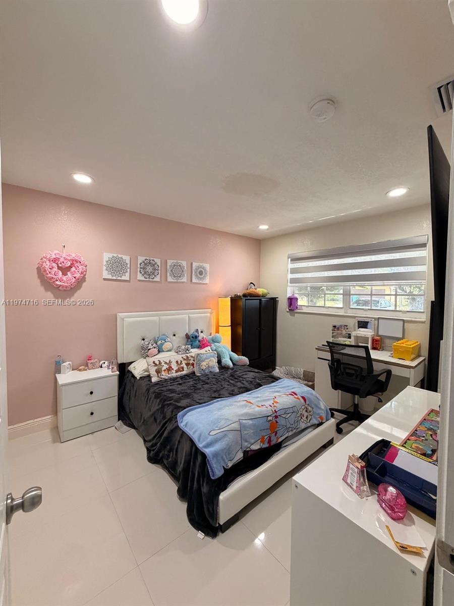 MITCHELL LAKE ESTS 1ST AD - Residential Lease