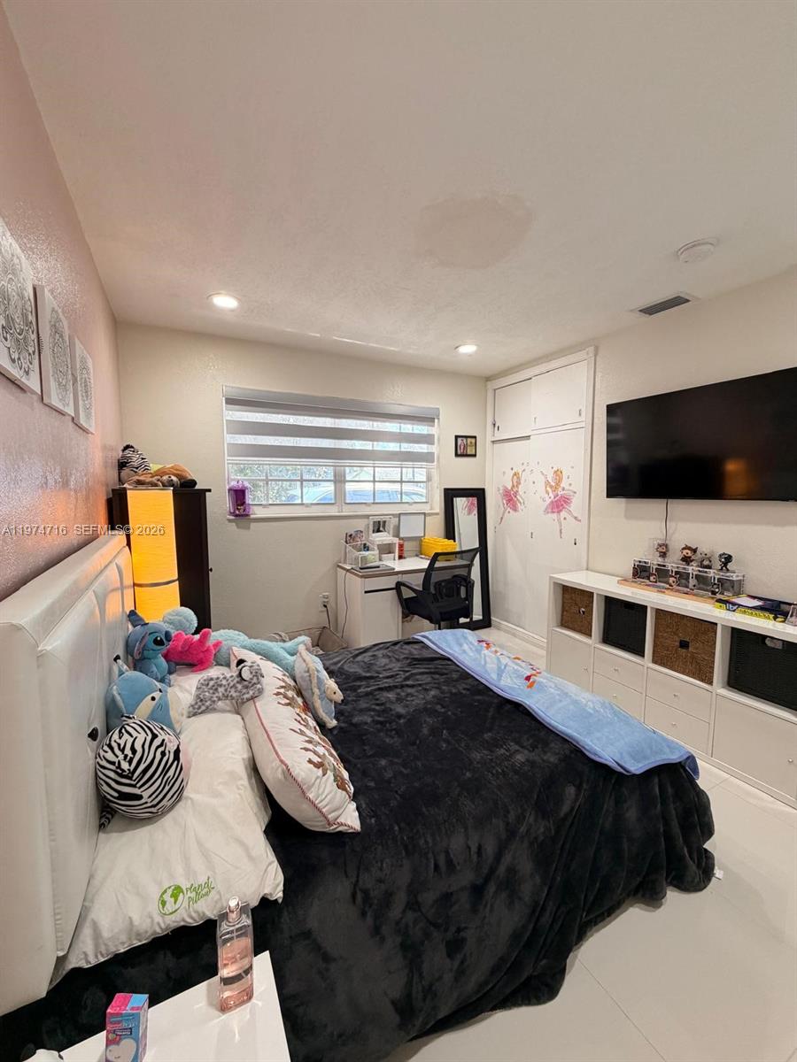 MITCHELL LAKE ESTS 1ST AD - Residential Lease