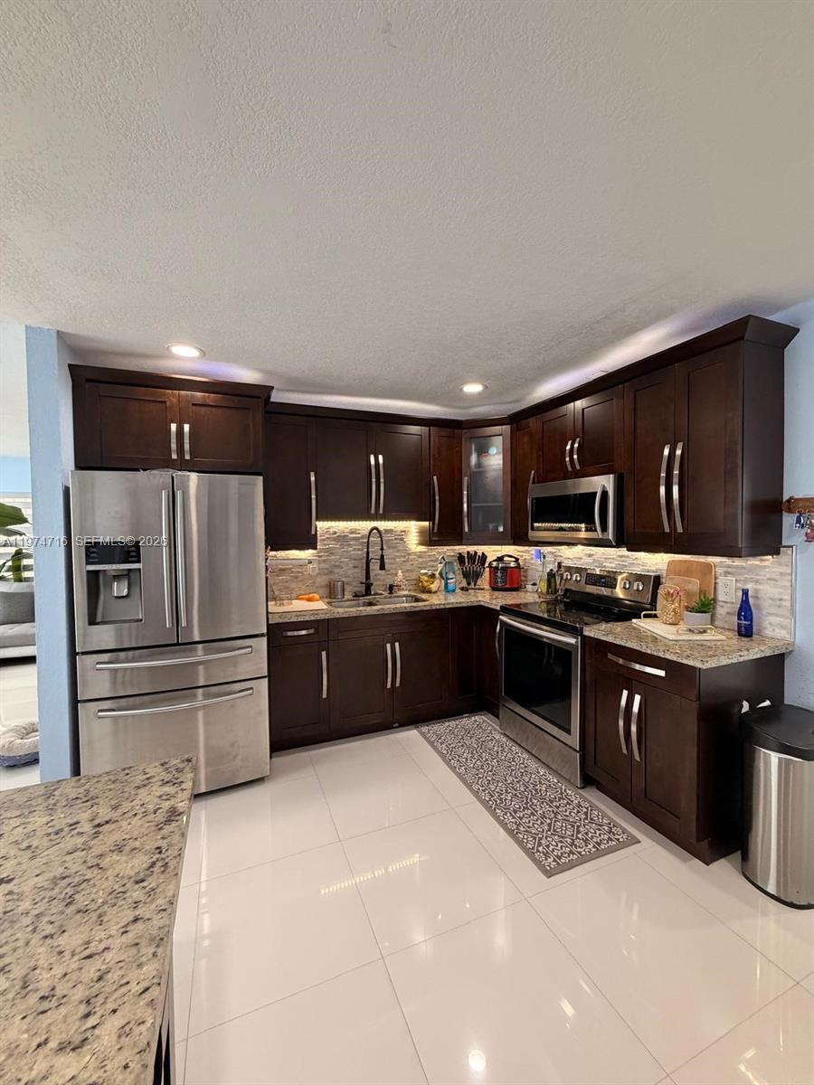 MITCHELL LAKE ESTS 1ST AD - Residential Lease