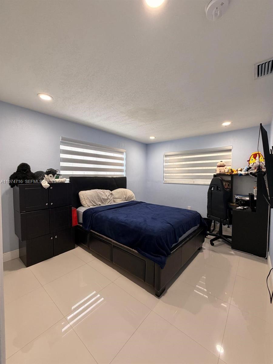 MITCHELL LAKE ESTS 1ST AD - Residential Lease