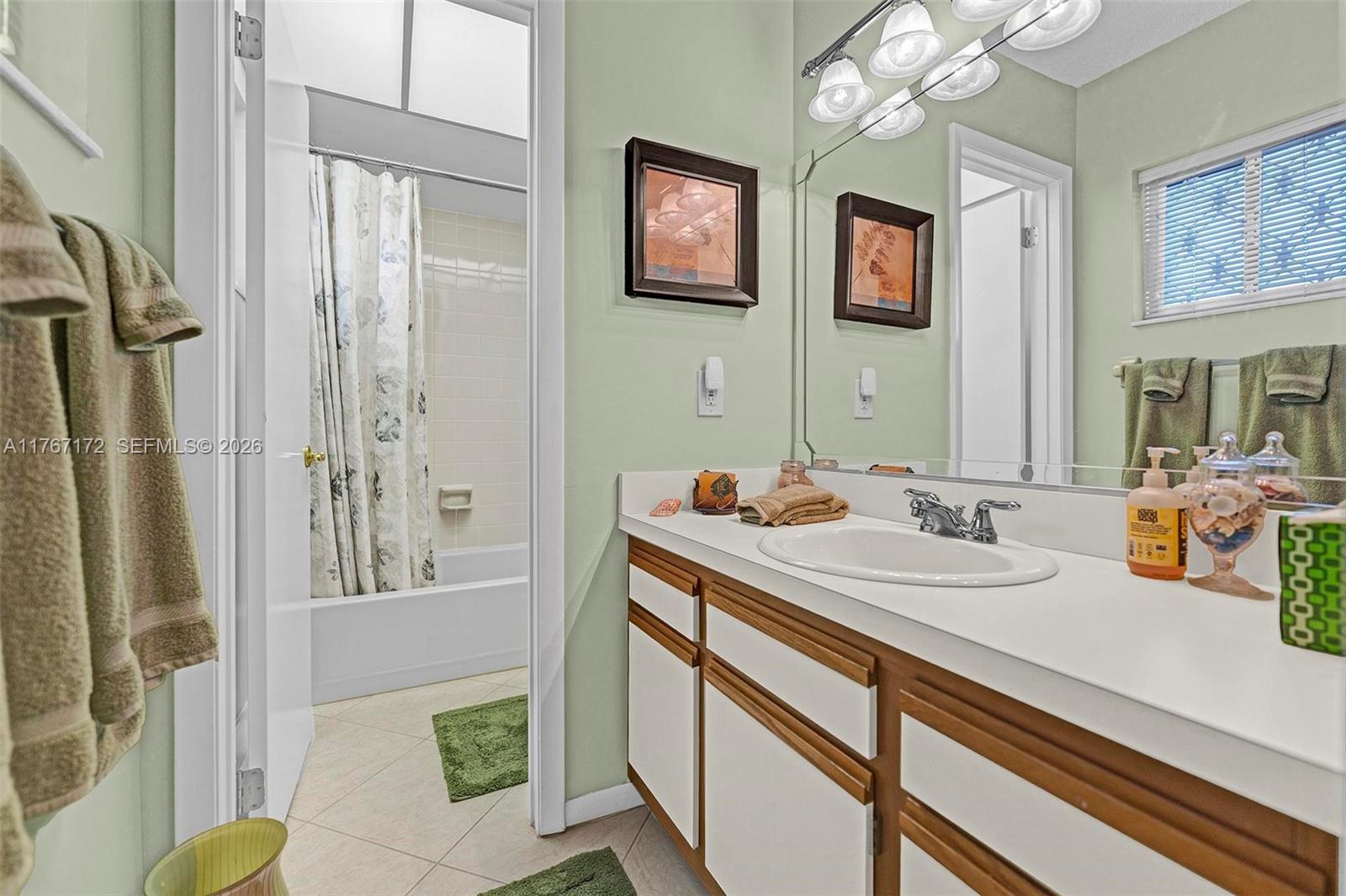 SHERIDAN BY THE BEACH CON - Residential