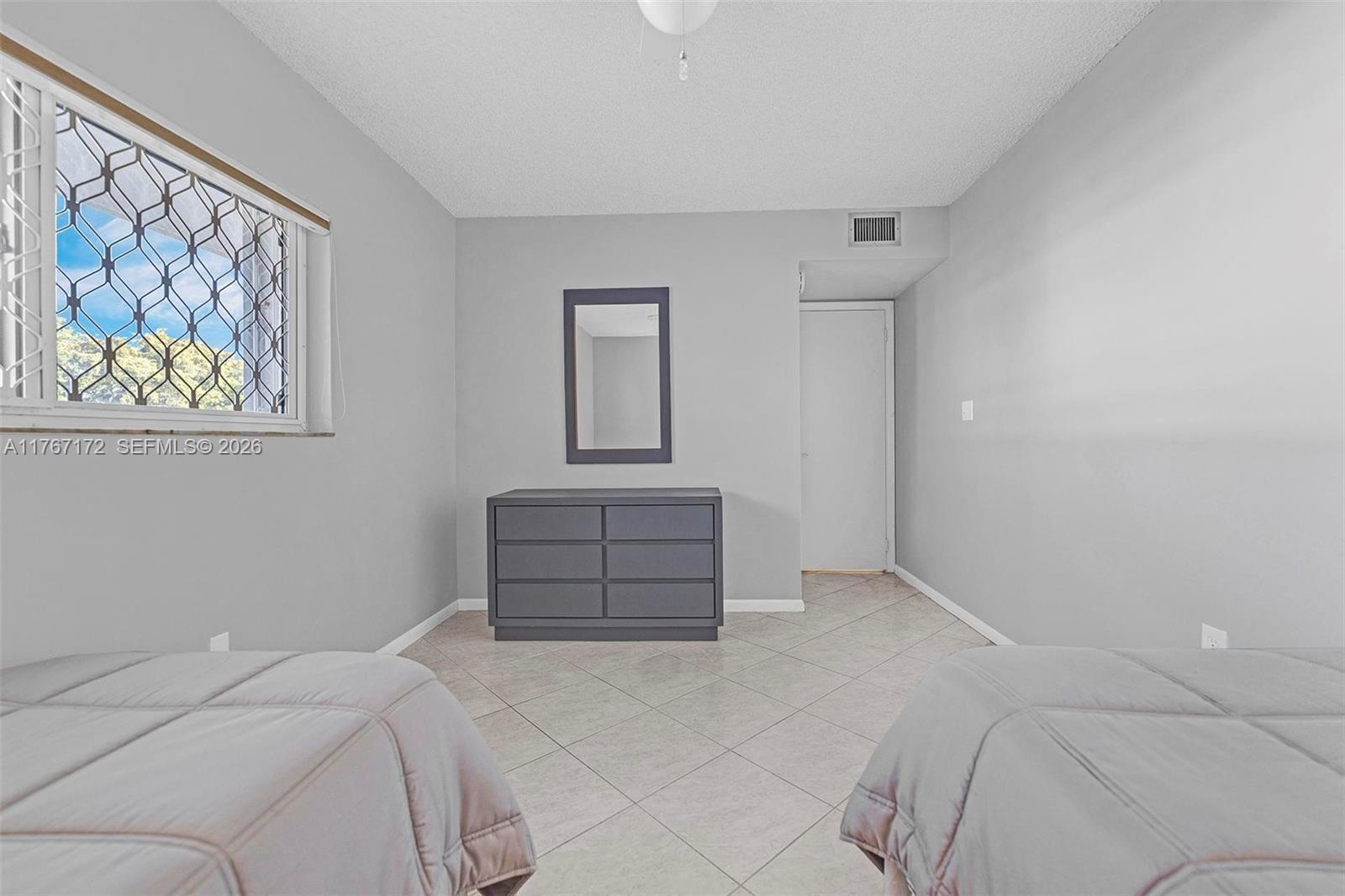 SHERIDAN BY THE BEACH CON - Residential